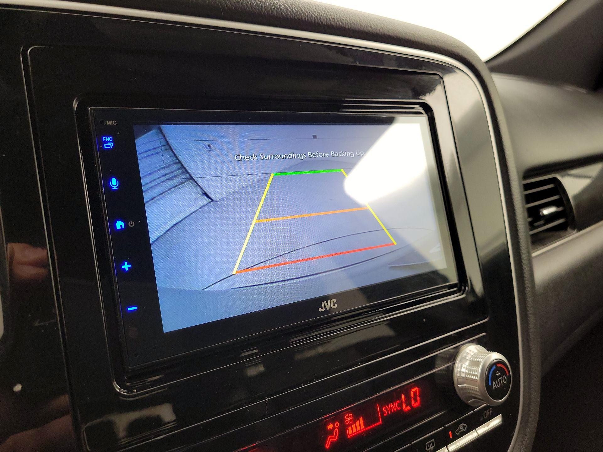 Thumbnail: 2020 Mitsubishi Outlander - 14