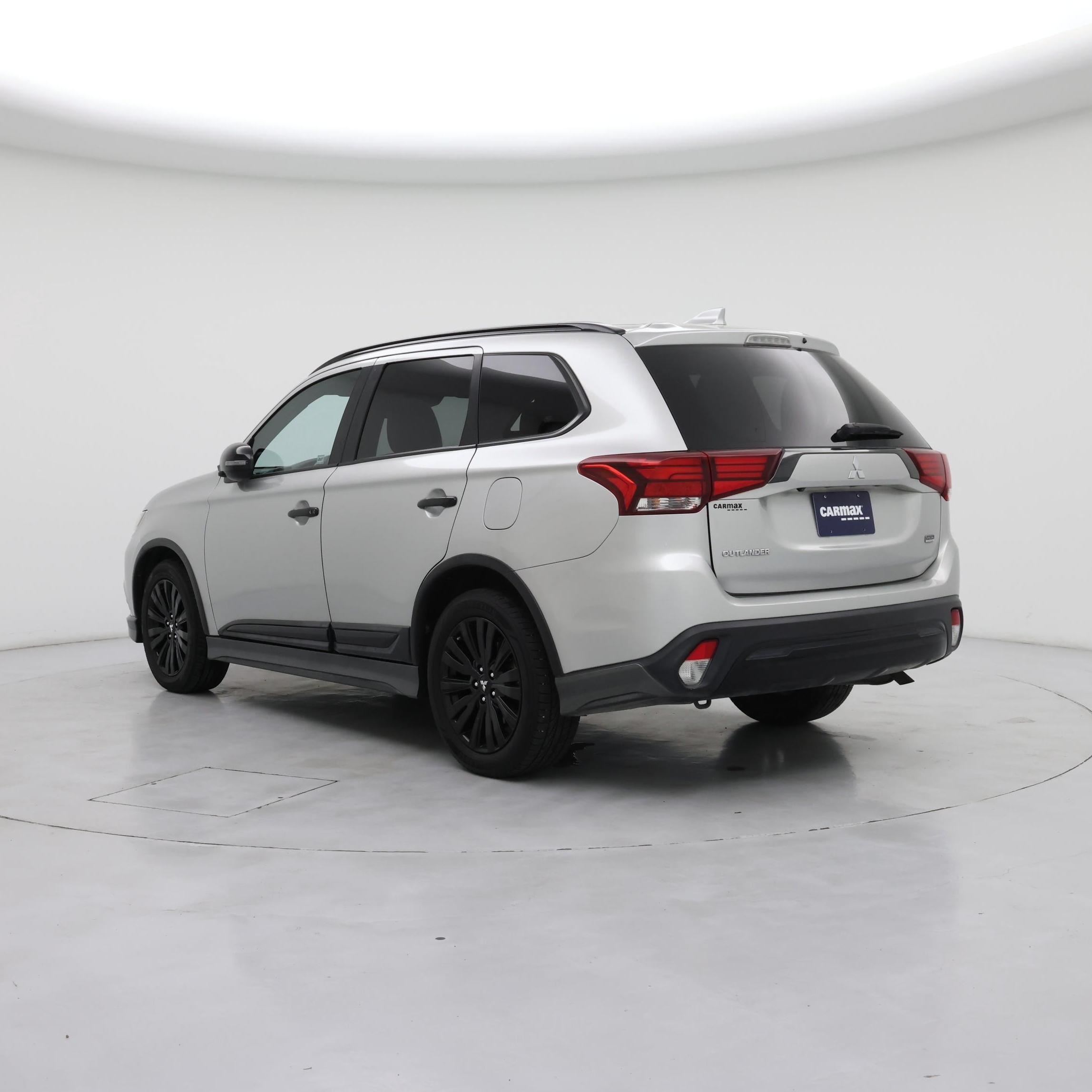 Thumbnail: 2020 Mitsubishi Outlander - 2