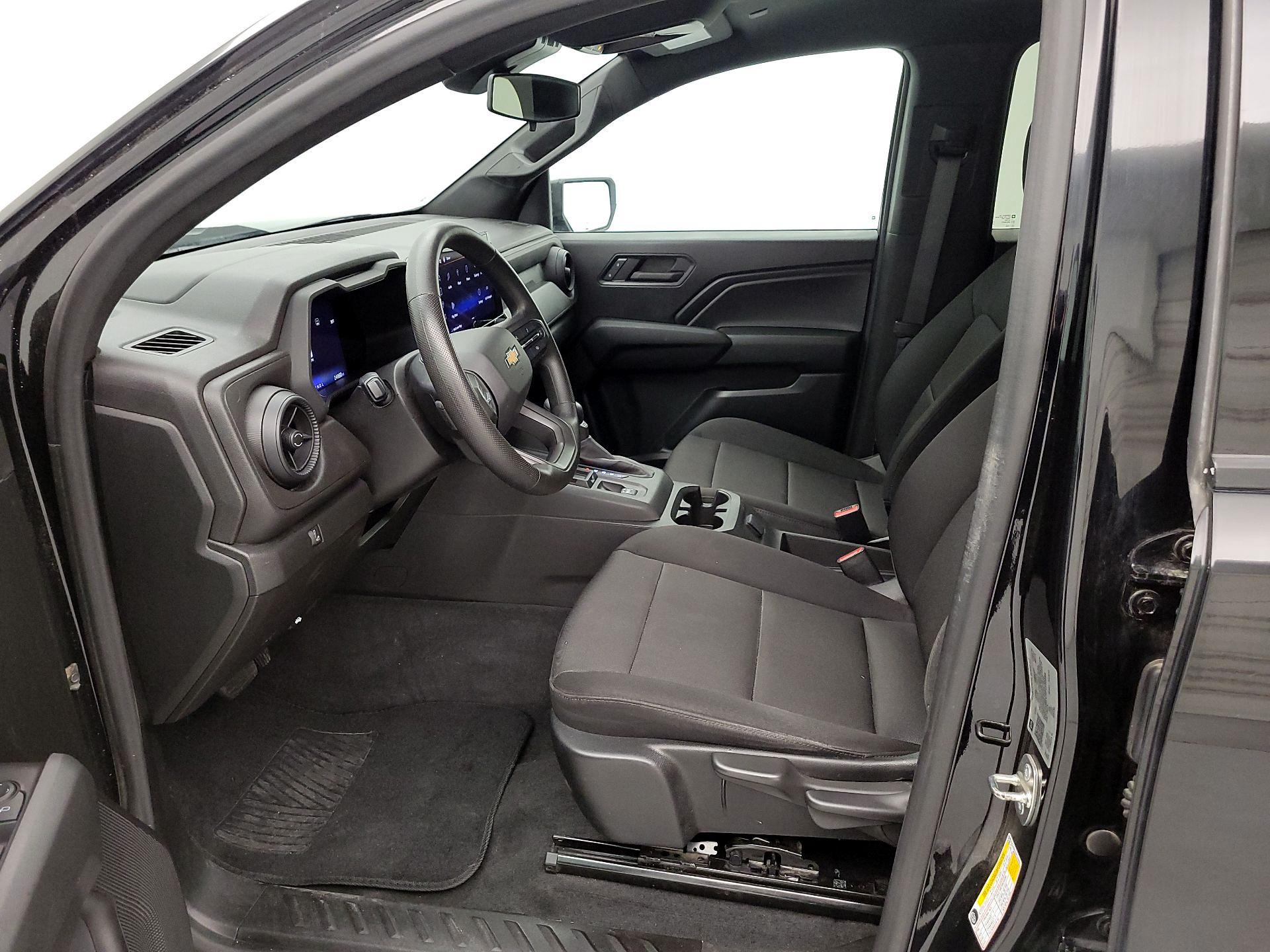 Thumbnail: 2023 Chevrolet Colorado - 11