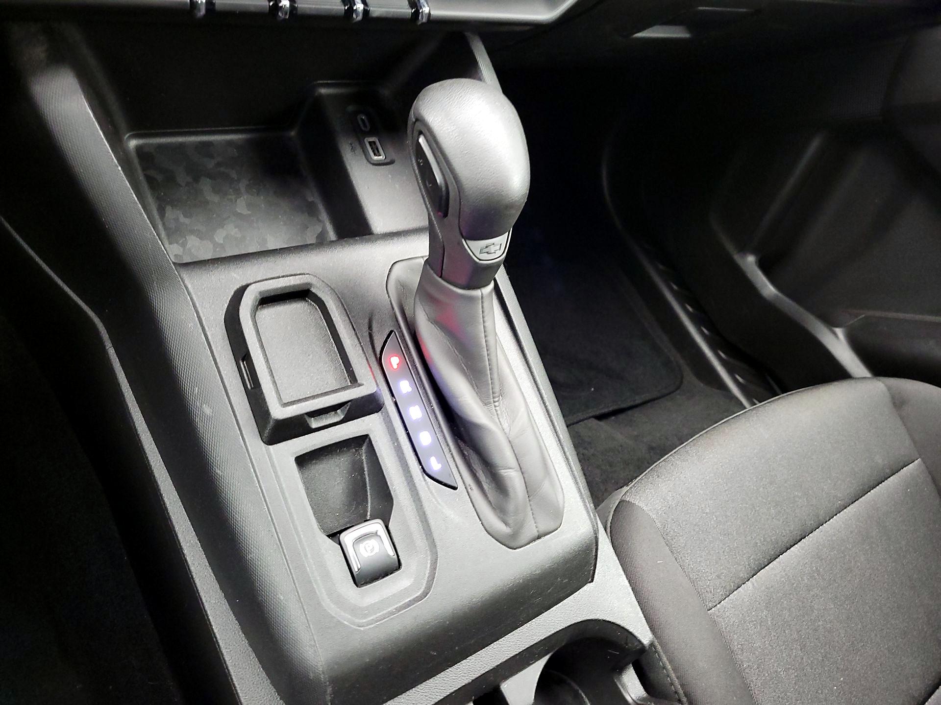 Thumbnail: 2023 Chevrolet Colorado - 17