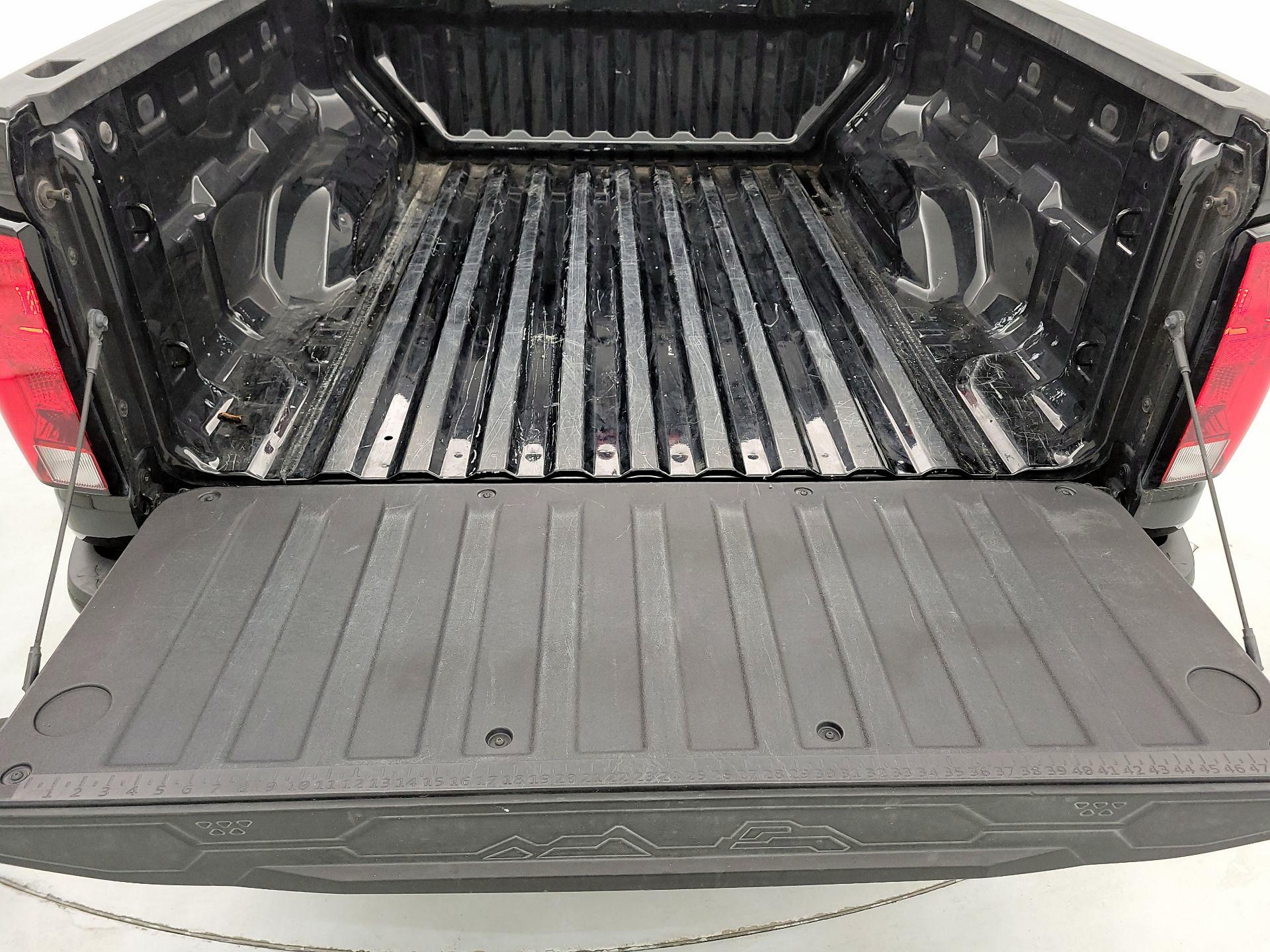 Thumbnail: 2023 Chevrolet Colorado - 20