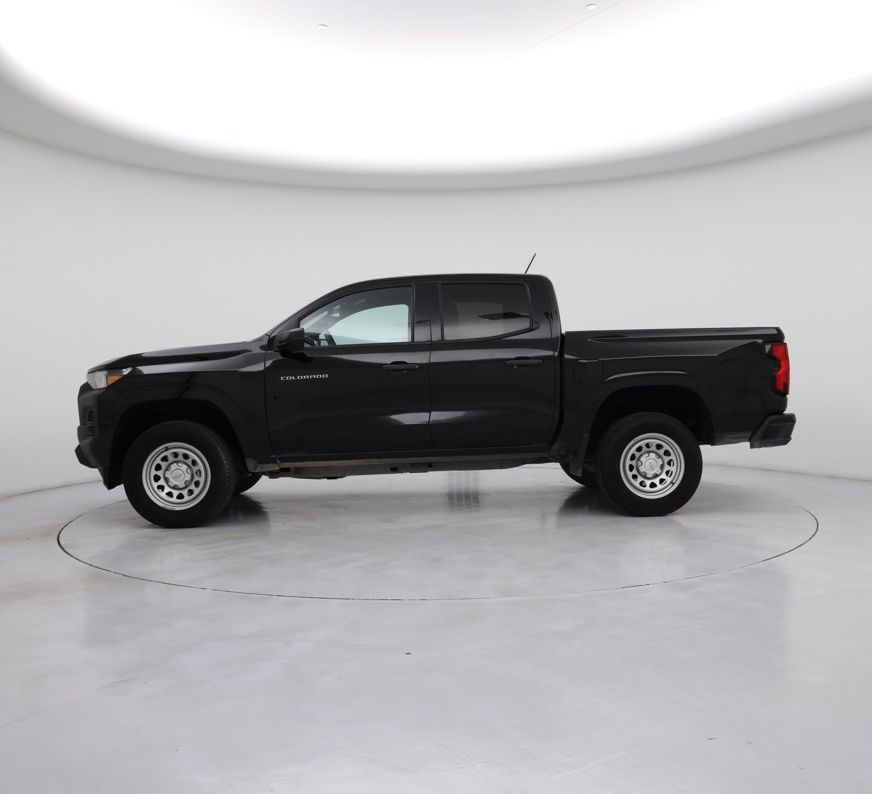 Thumbnail: 2023 Chevrolet Colorado - 3