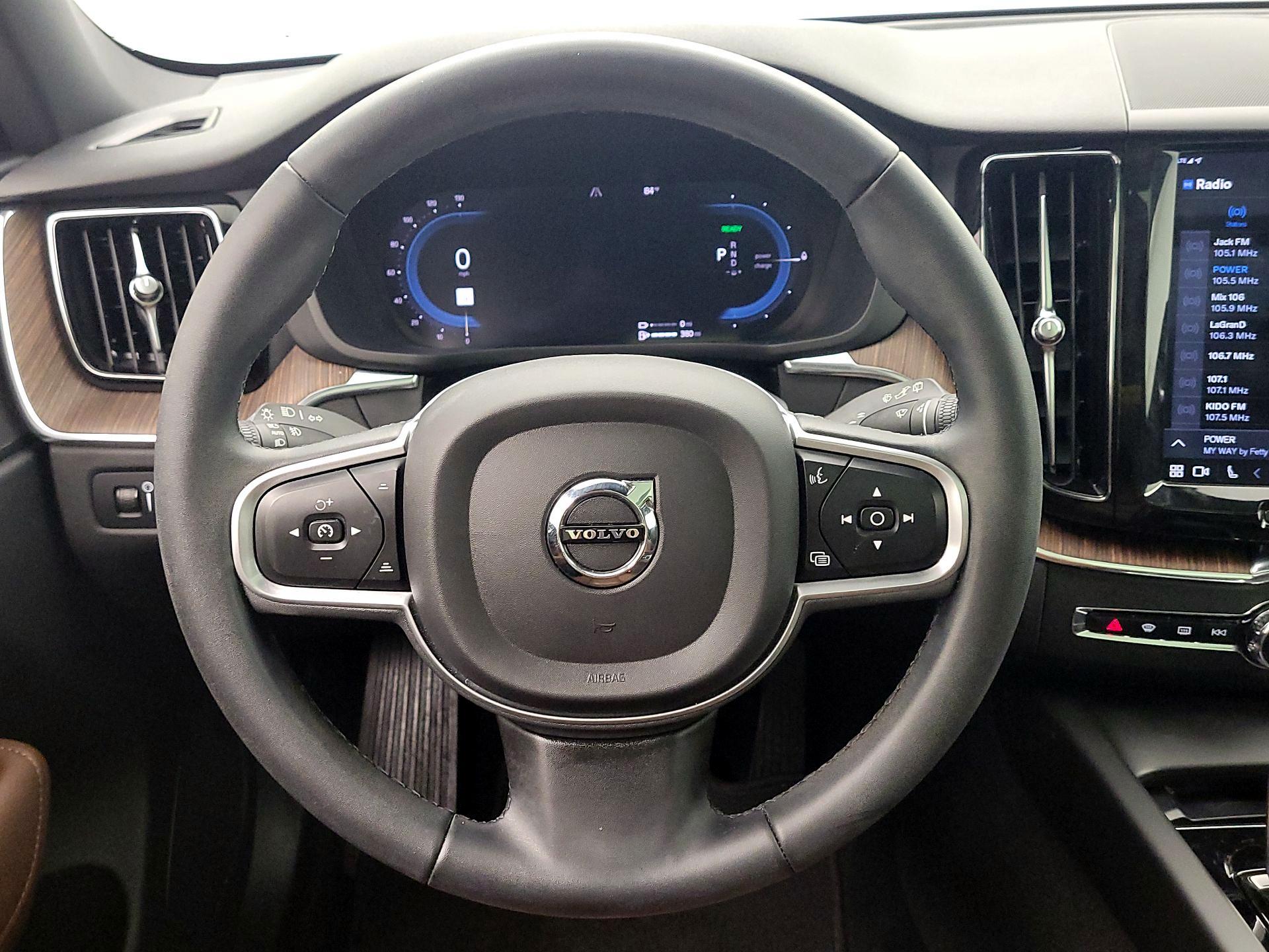 Thumbnail: 2022 Volvo XC60 - 10