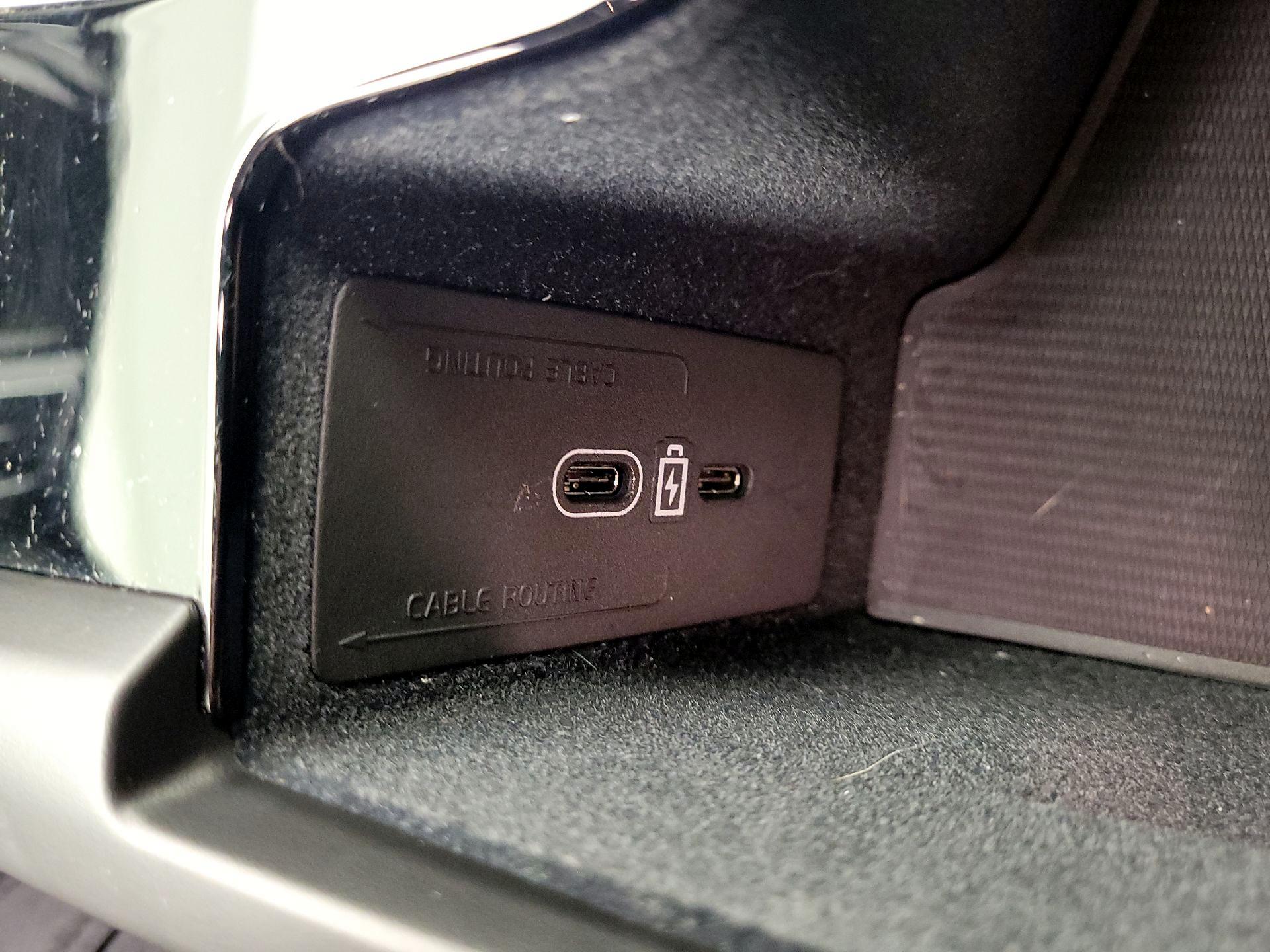 Thumbnail: 2022 Volvo XC60 - 19