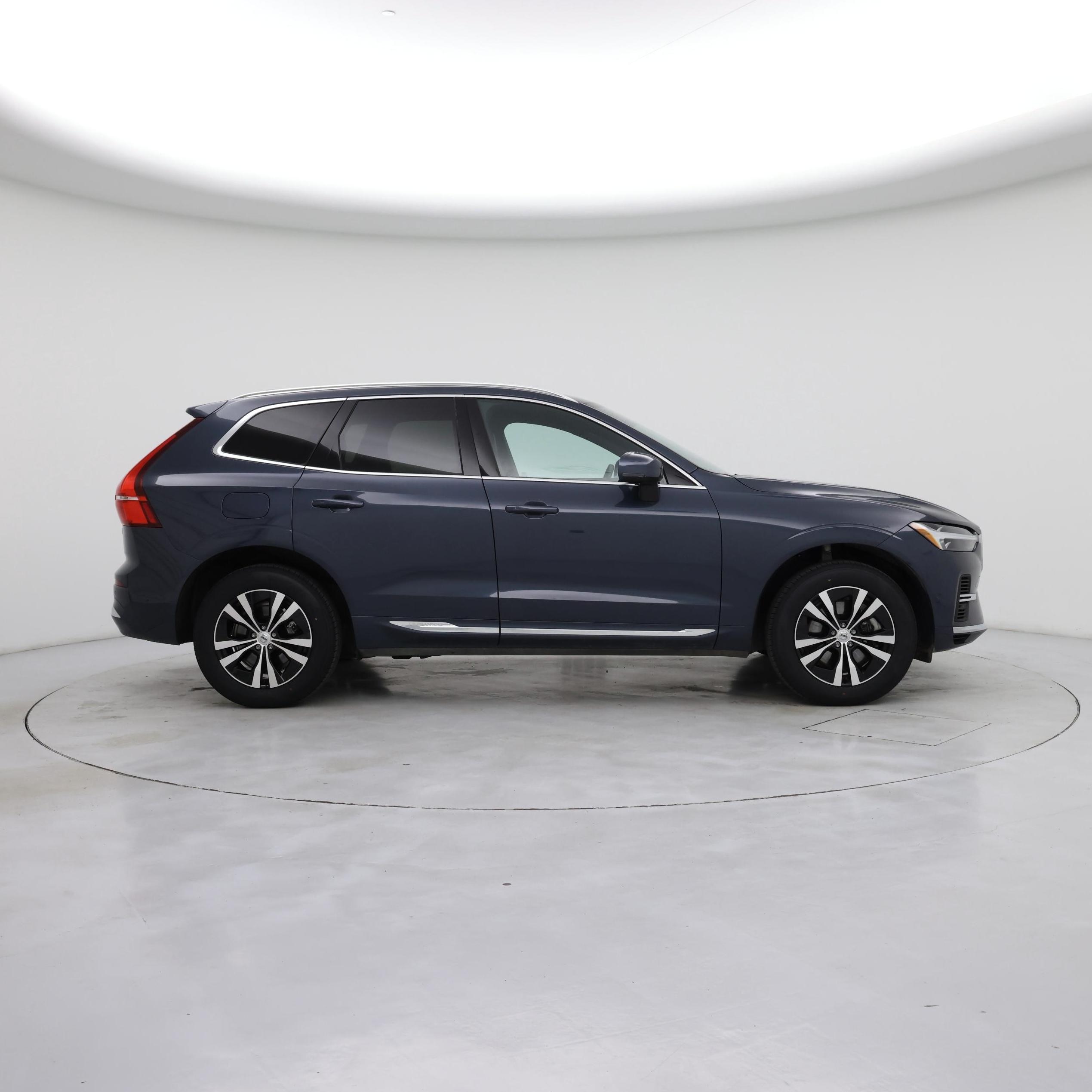 Thumbnail: 2022 Volvo XC60 - 7