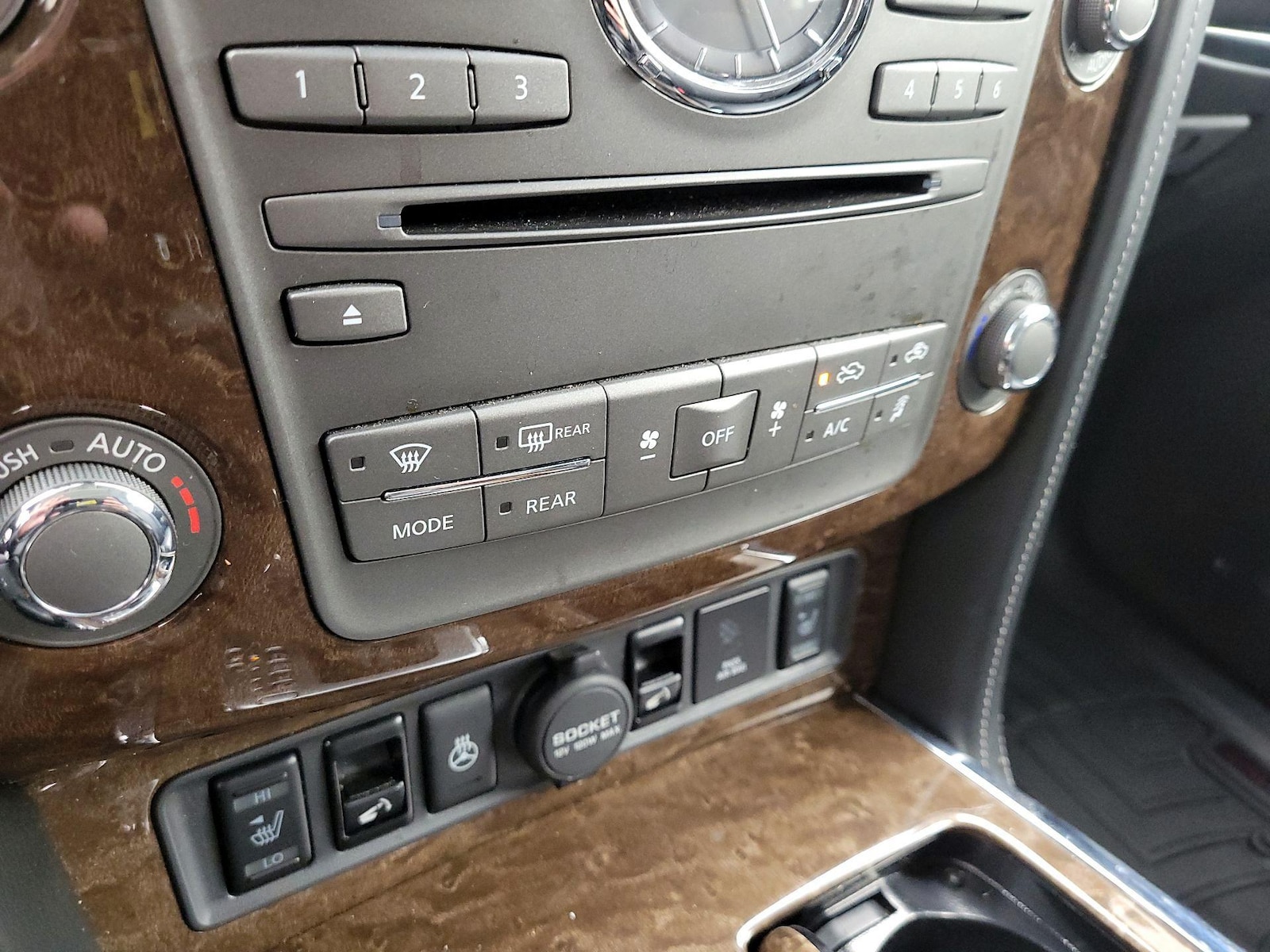 2017 INFINITI QX80 Base - Photo 18