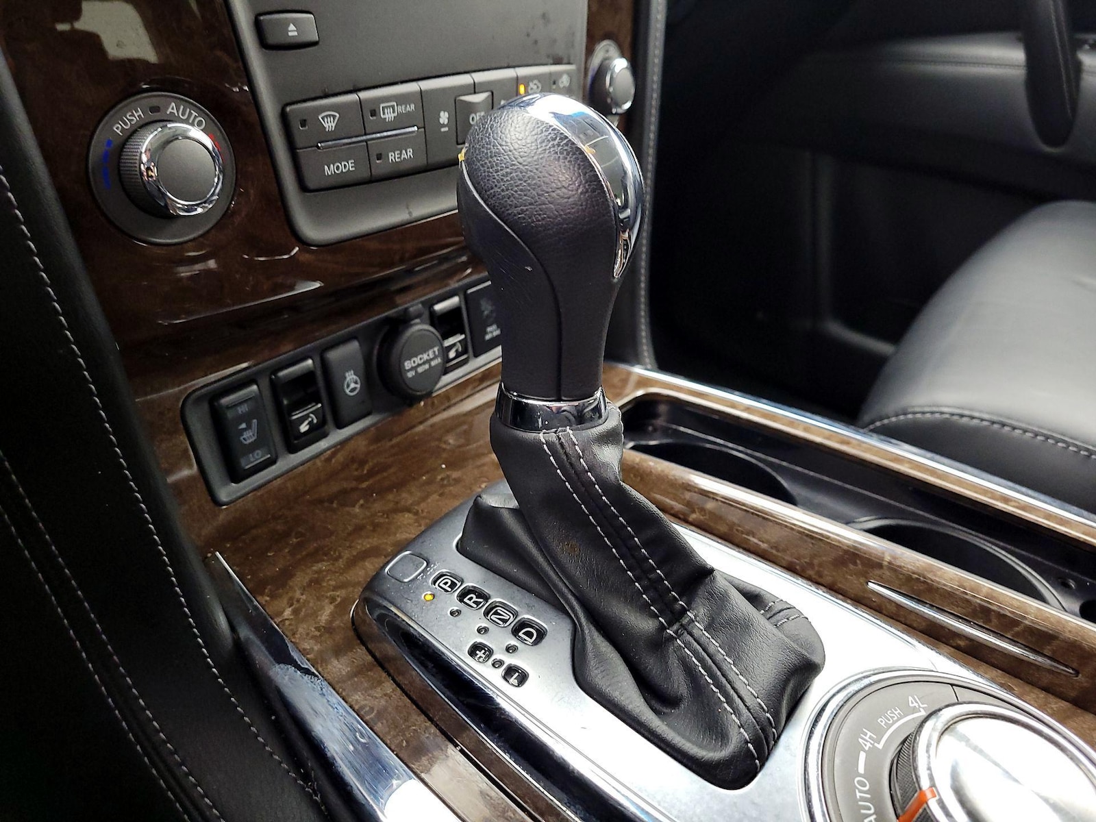 2017 INFINITI QX80 Base - Photo 19