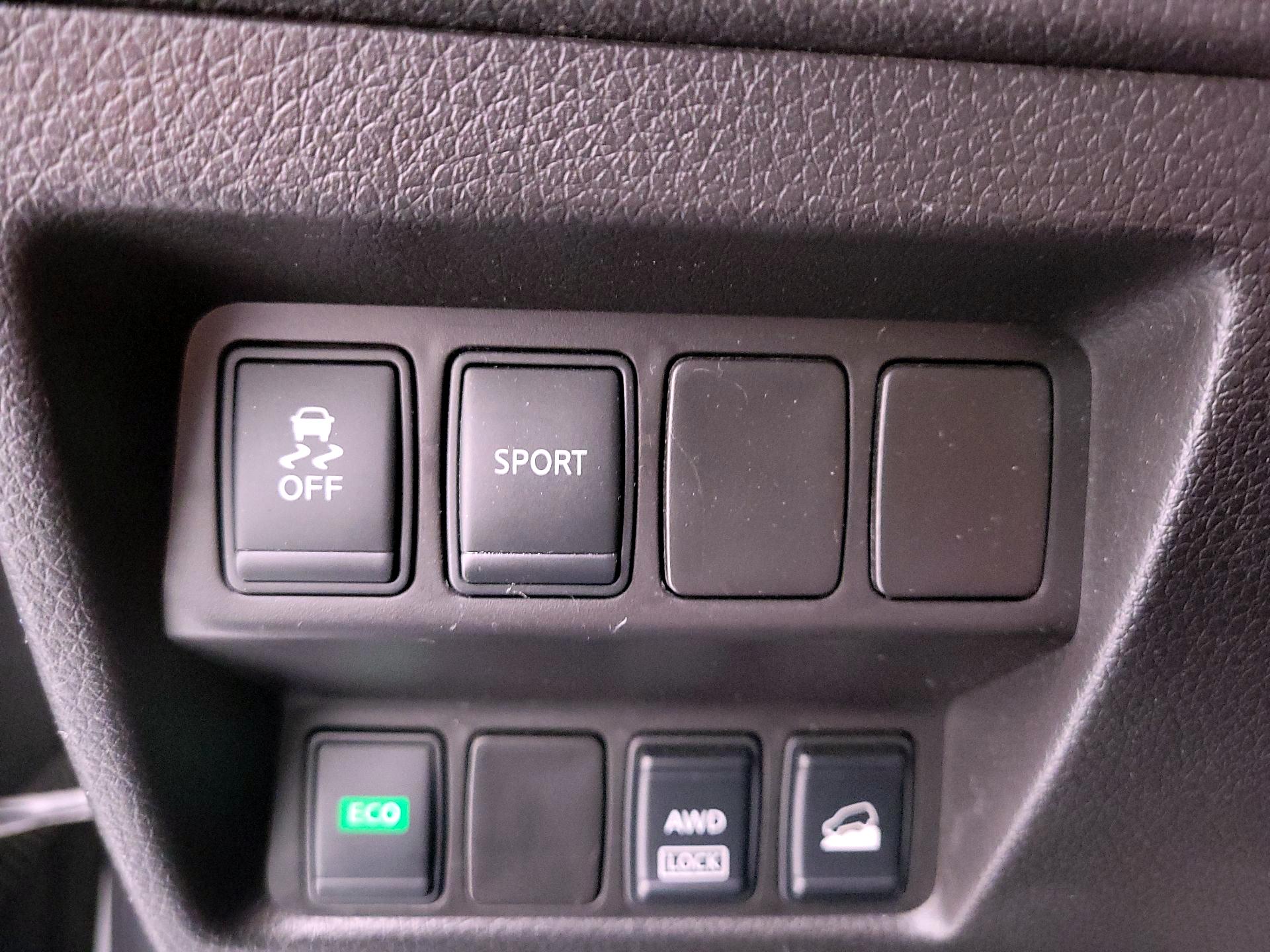 Thumbnail: 2016 Nissan Rogue - 13