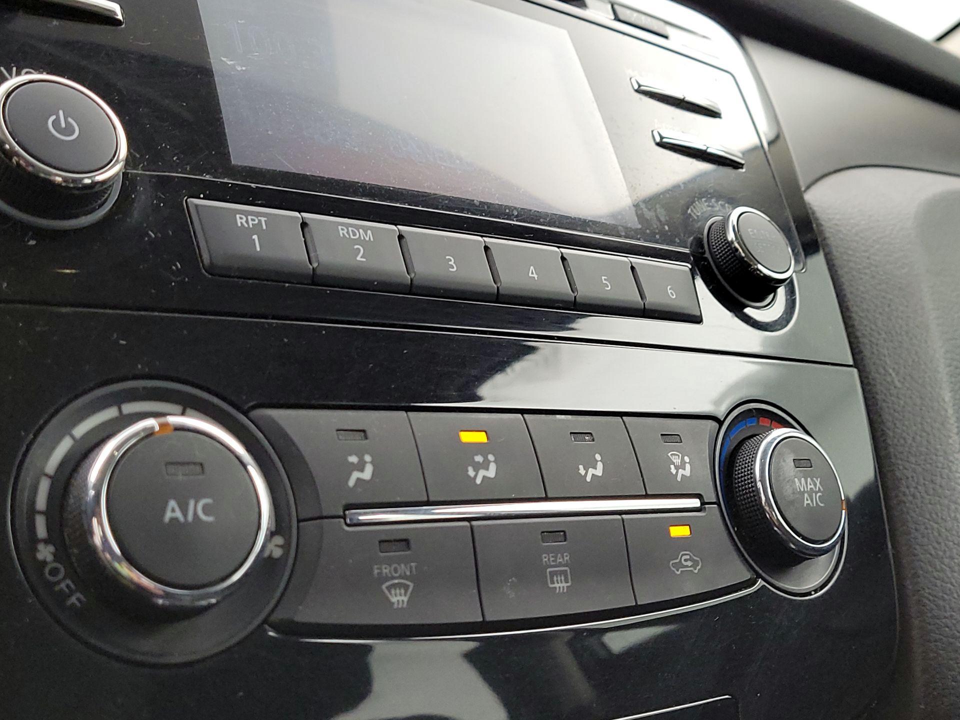 Thumbnail: 2016 Nissan Rogue - 16