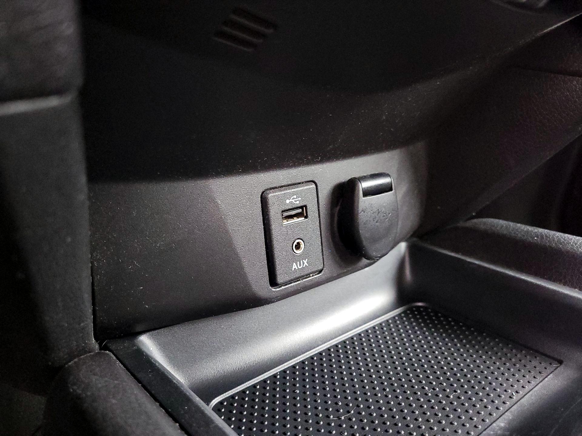 Thumbnail: 2016 Nissan Rogue - 18