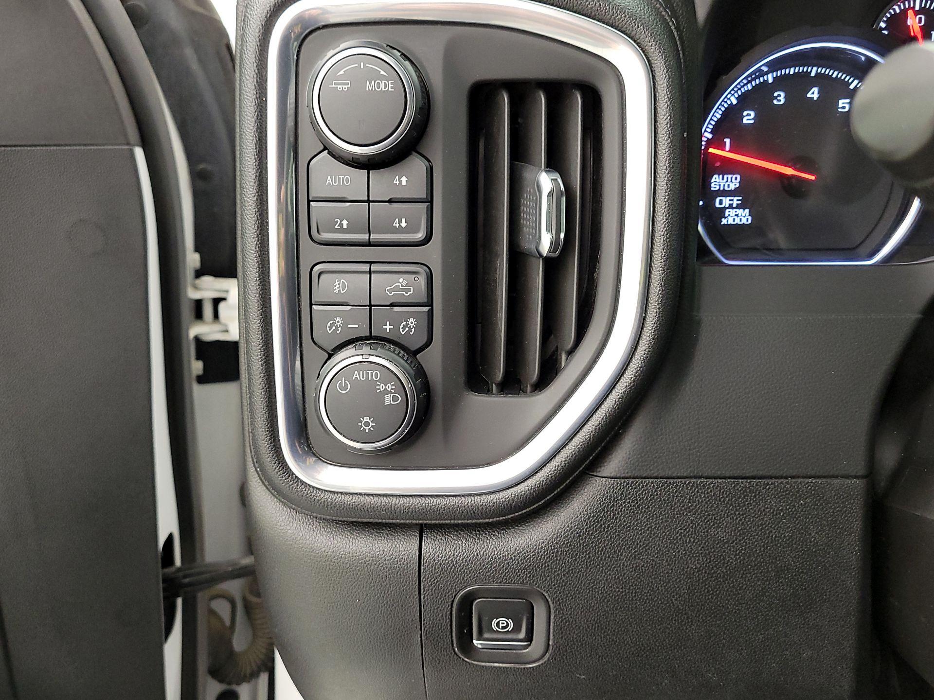 Thumbnail: 2021 Chevrolet Silverado 1500 - 13