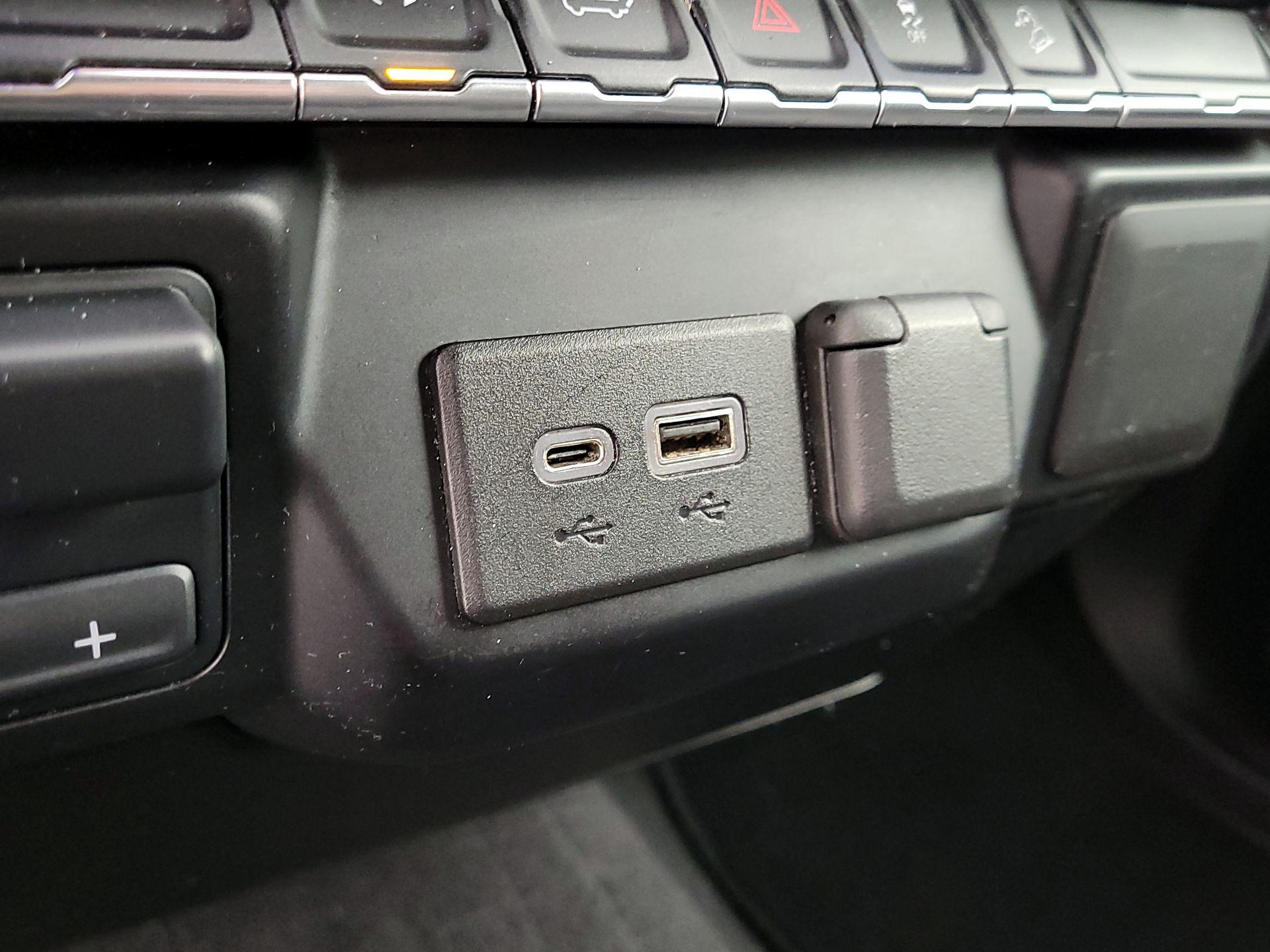 Thumbnail: 2021 Chevrolet Silverado 1500 - 18