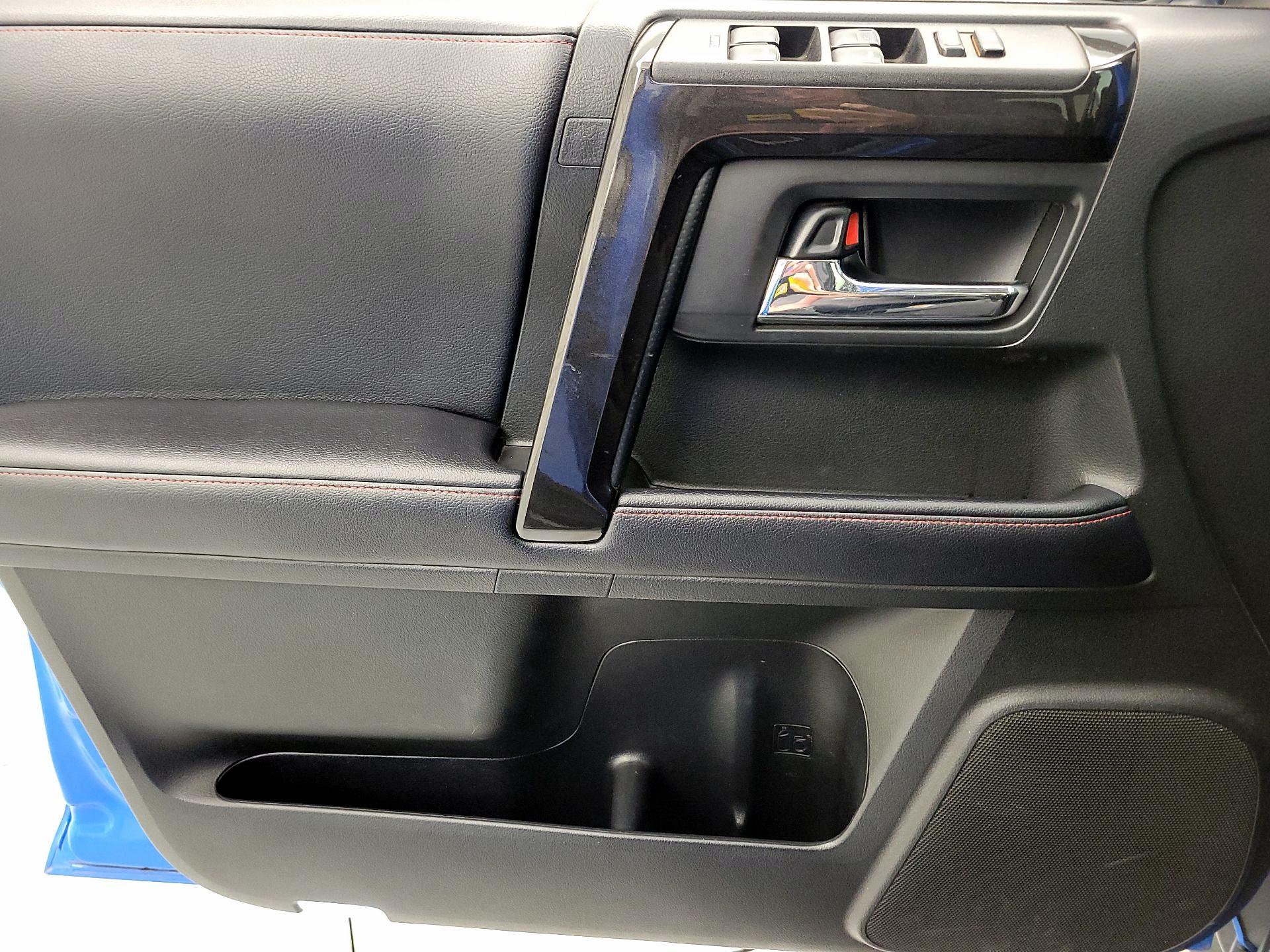 Thumbnail: 2019 Toyota 4Runner - 12