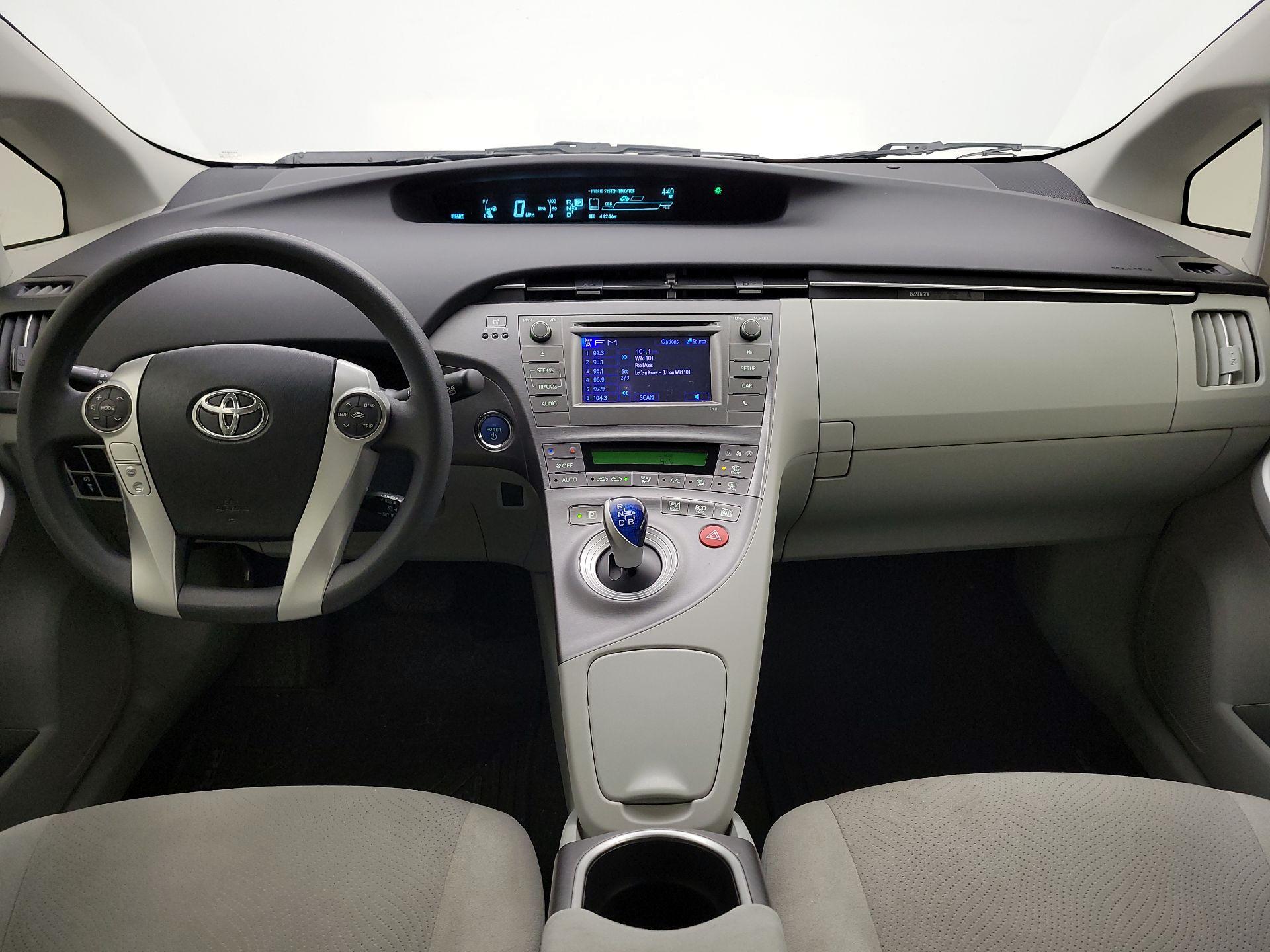 Thumbnail: 2014 Toyota Prius - 9