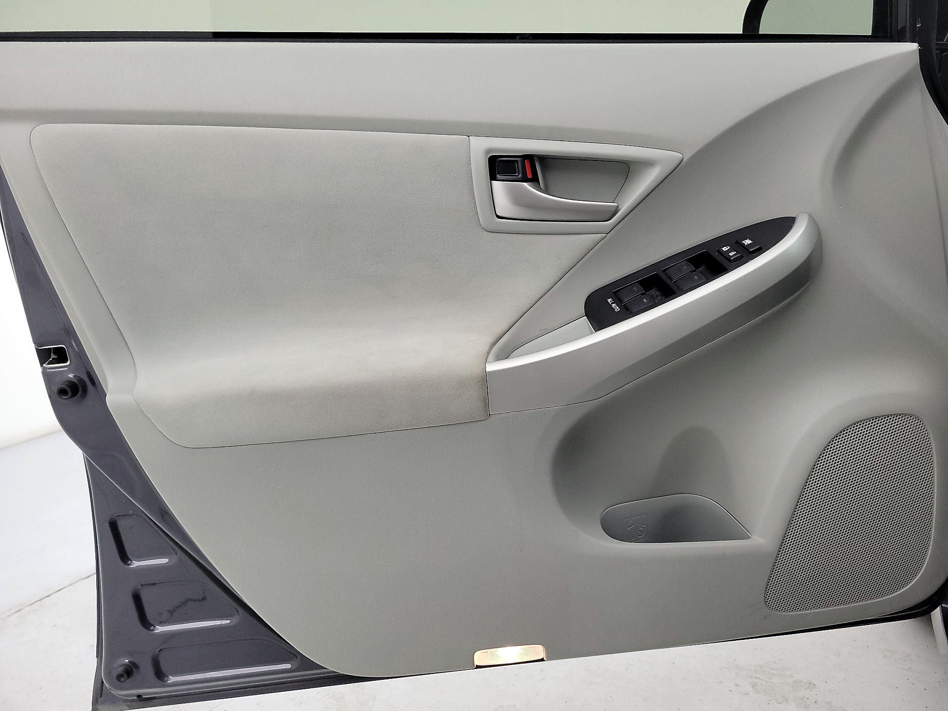 Thumbnail: 2014 Toyota Prius - 12