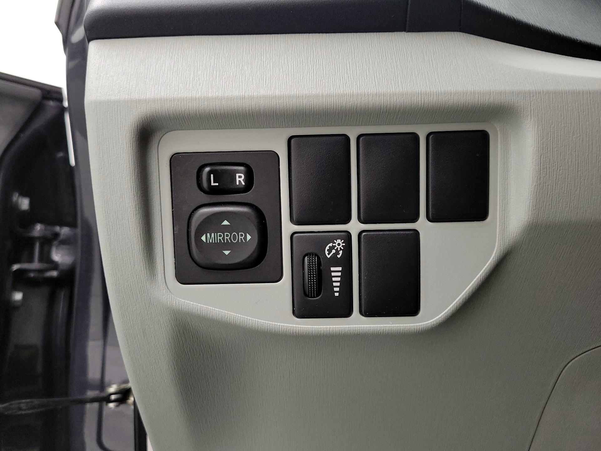 Thumbnail: 2014 Toyota Prius - 13