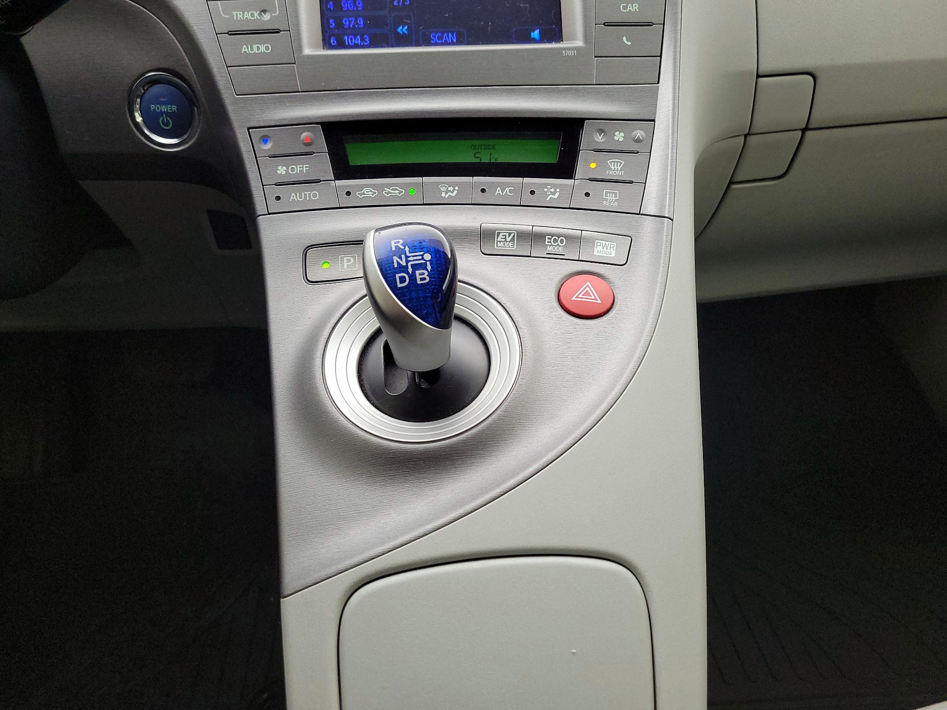 Thumbnail: 2014 Toyota Prius - 16