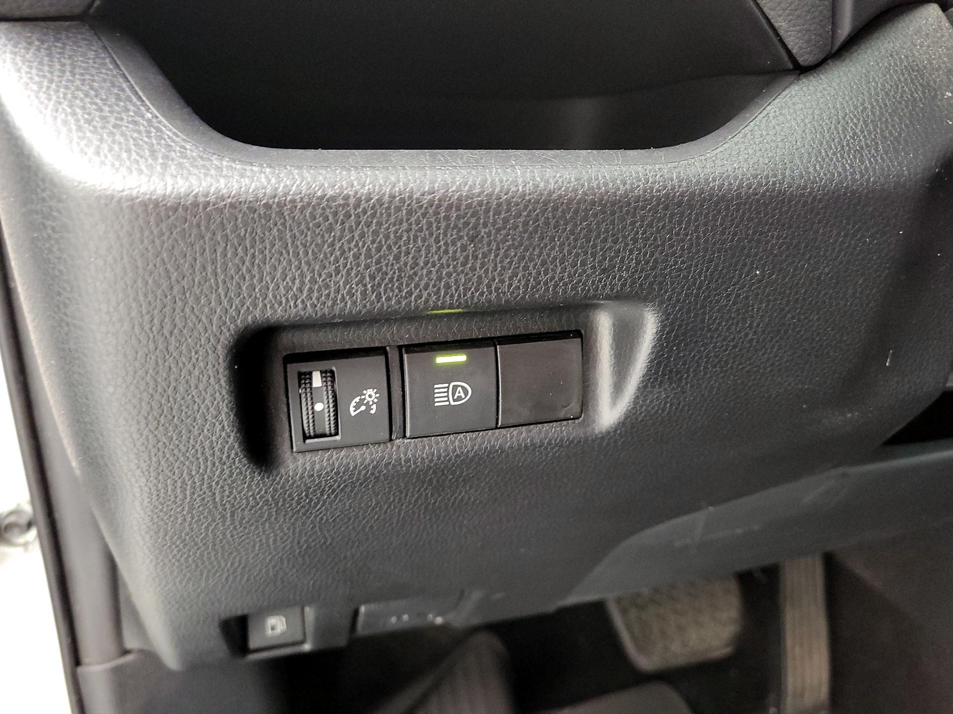 Thumbnail: 2021 Toyota RAV4 - 13