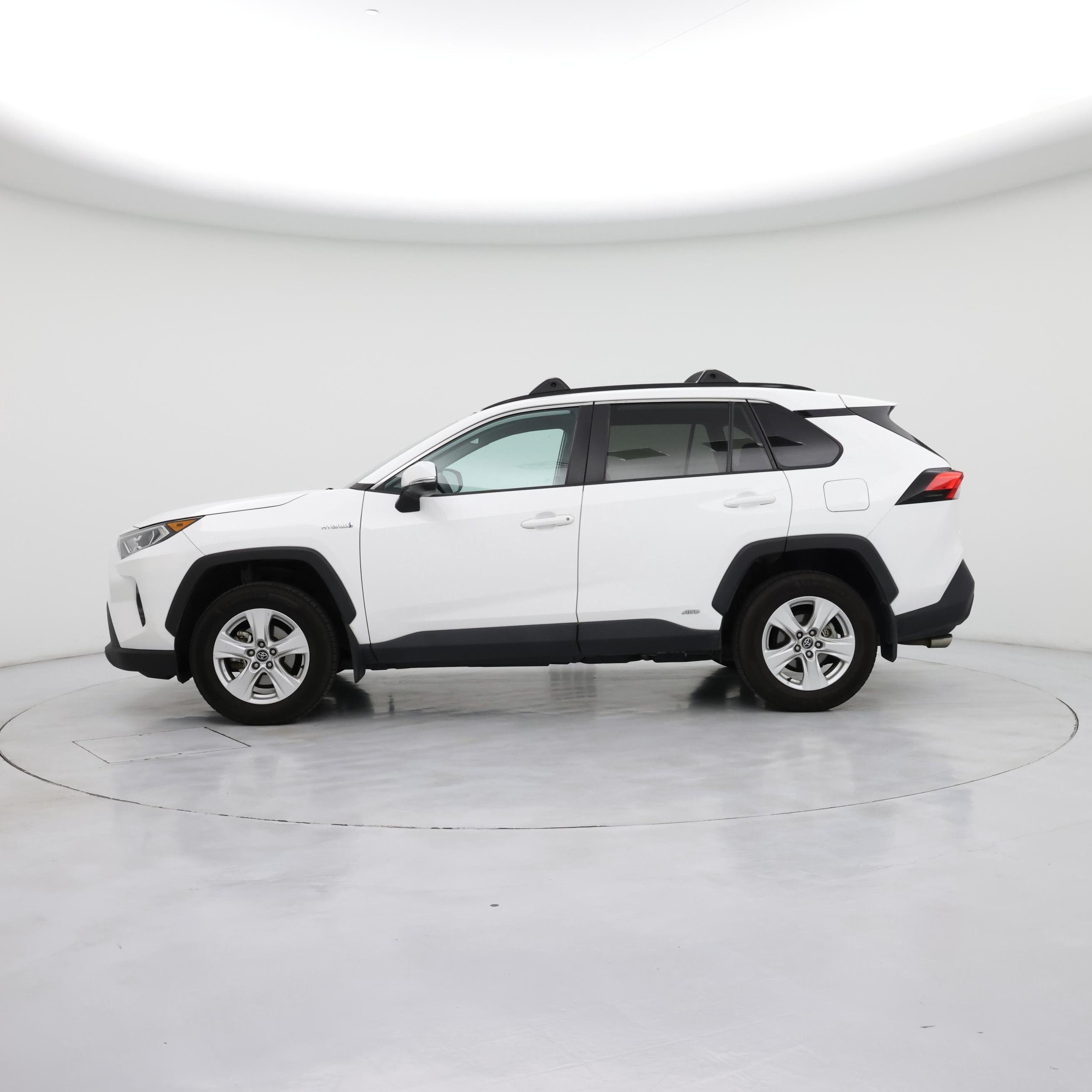 Thumbnail: 2021 Toyota RAV4 - 3