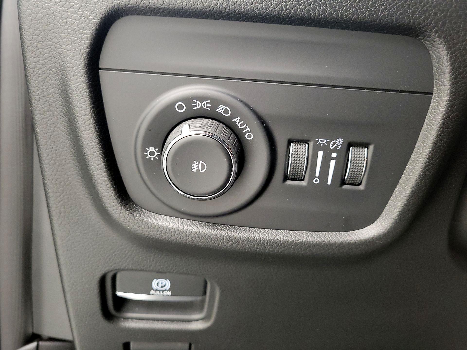 Thumbnail: 2022 Jeep Grand Cherokee - 13