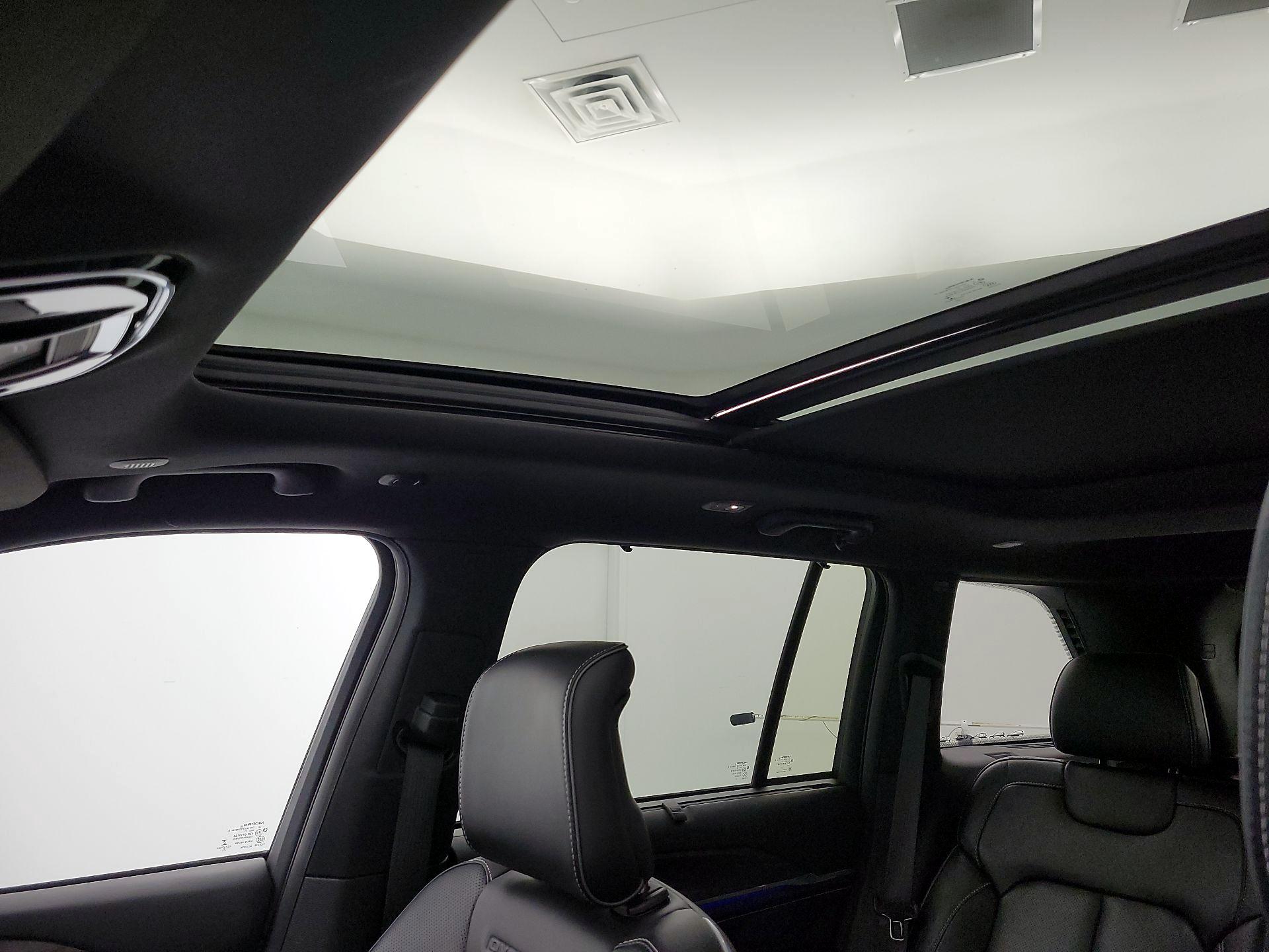 Thumbnail: 2022 Jeep Grand Cherokee - 20