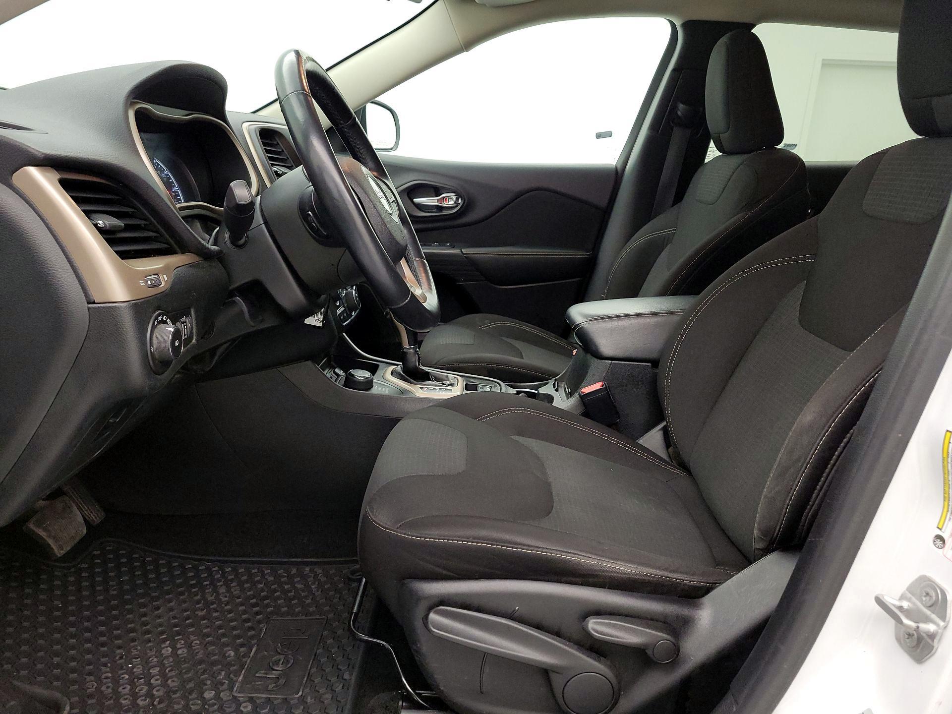 Thumbnail: 2015 Jeep Cherokee - 11