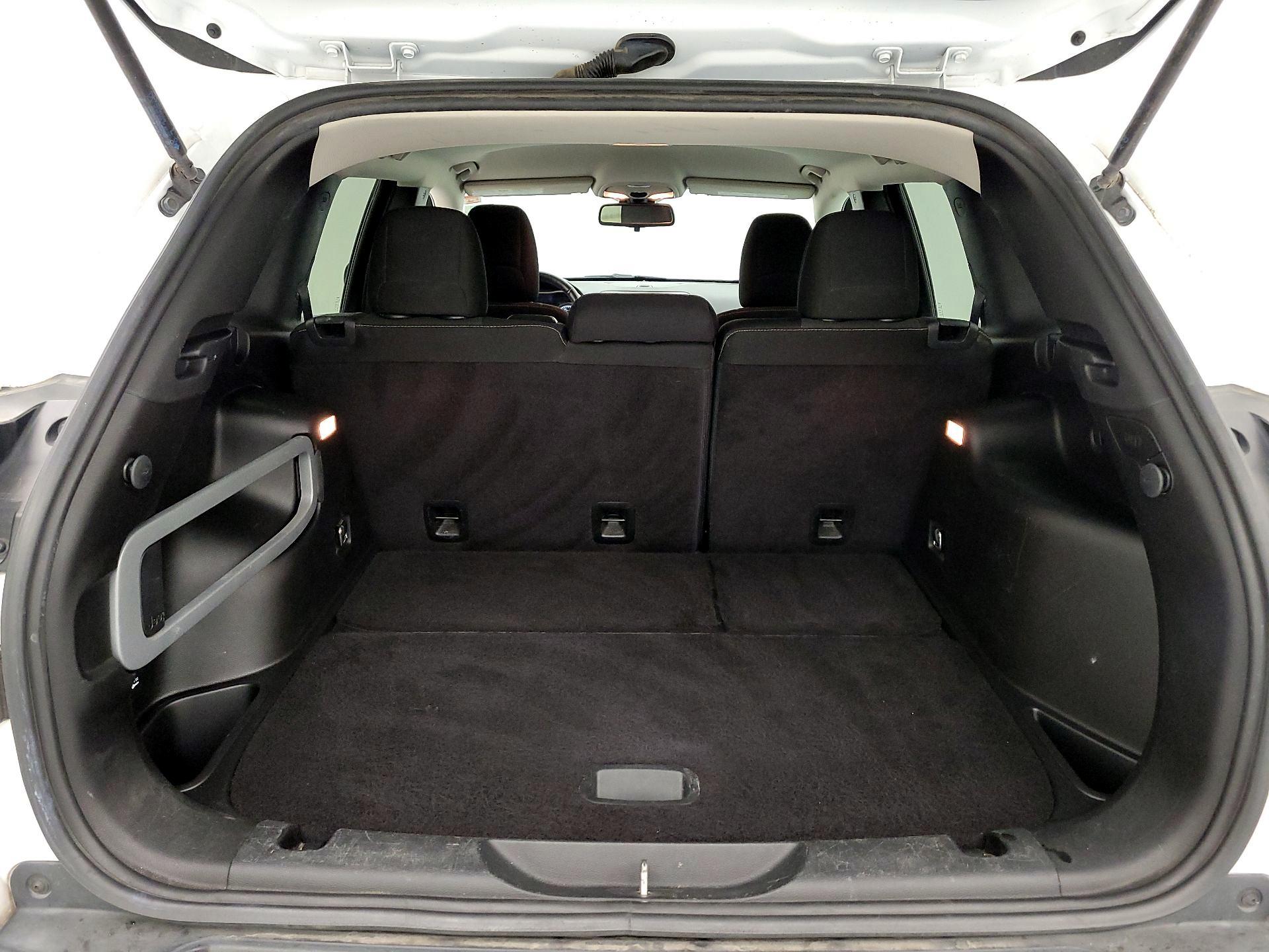 Thumbnail: 2015 Jeep Cherokee - 20