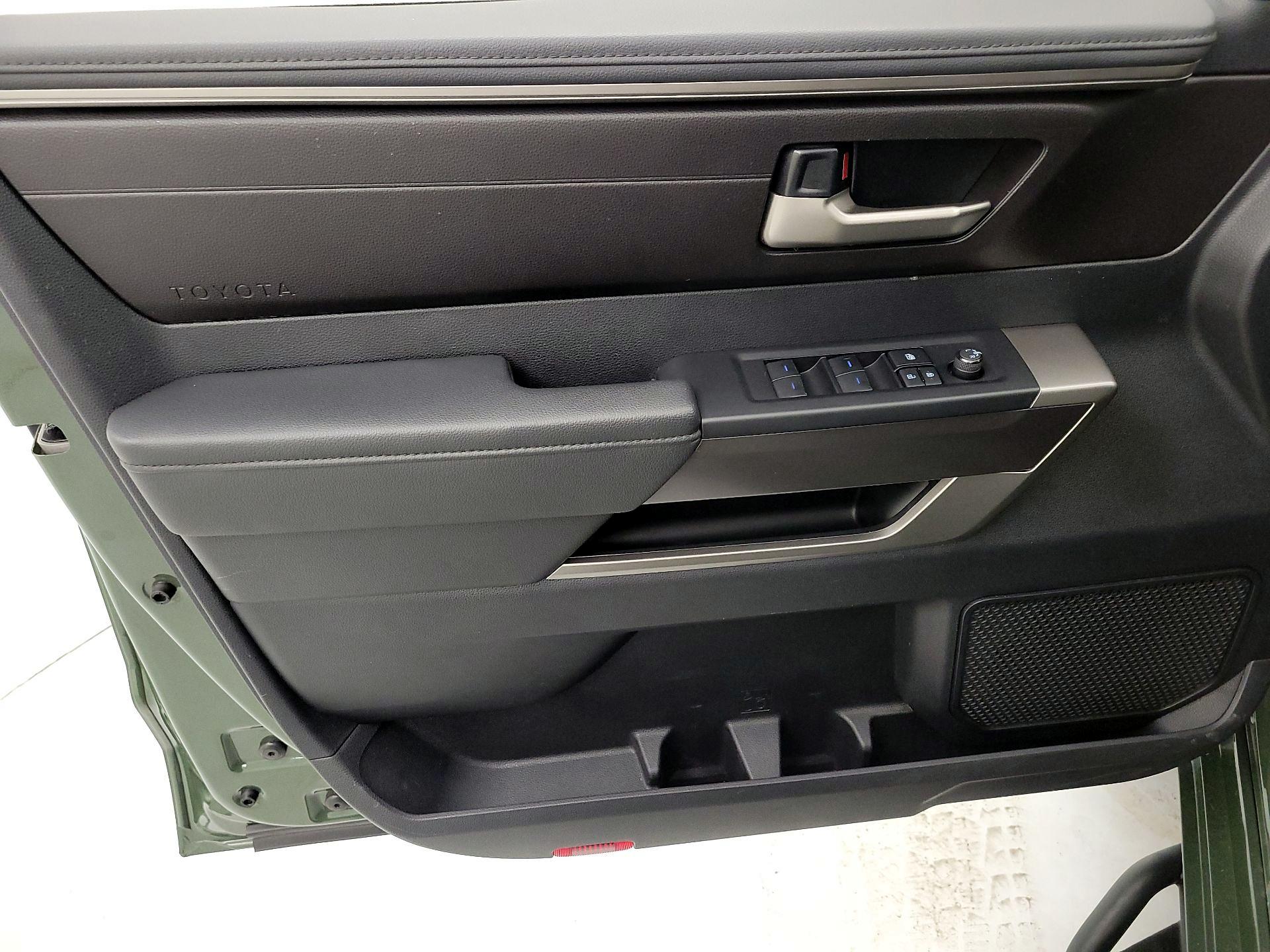 Thumbnail: 2022 Toyota Tundra - 12