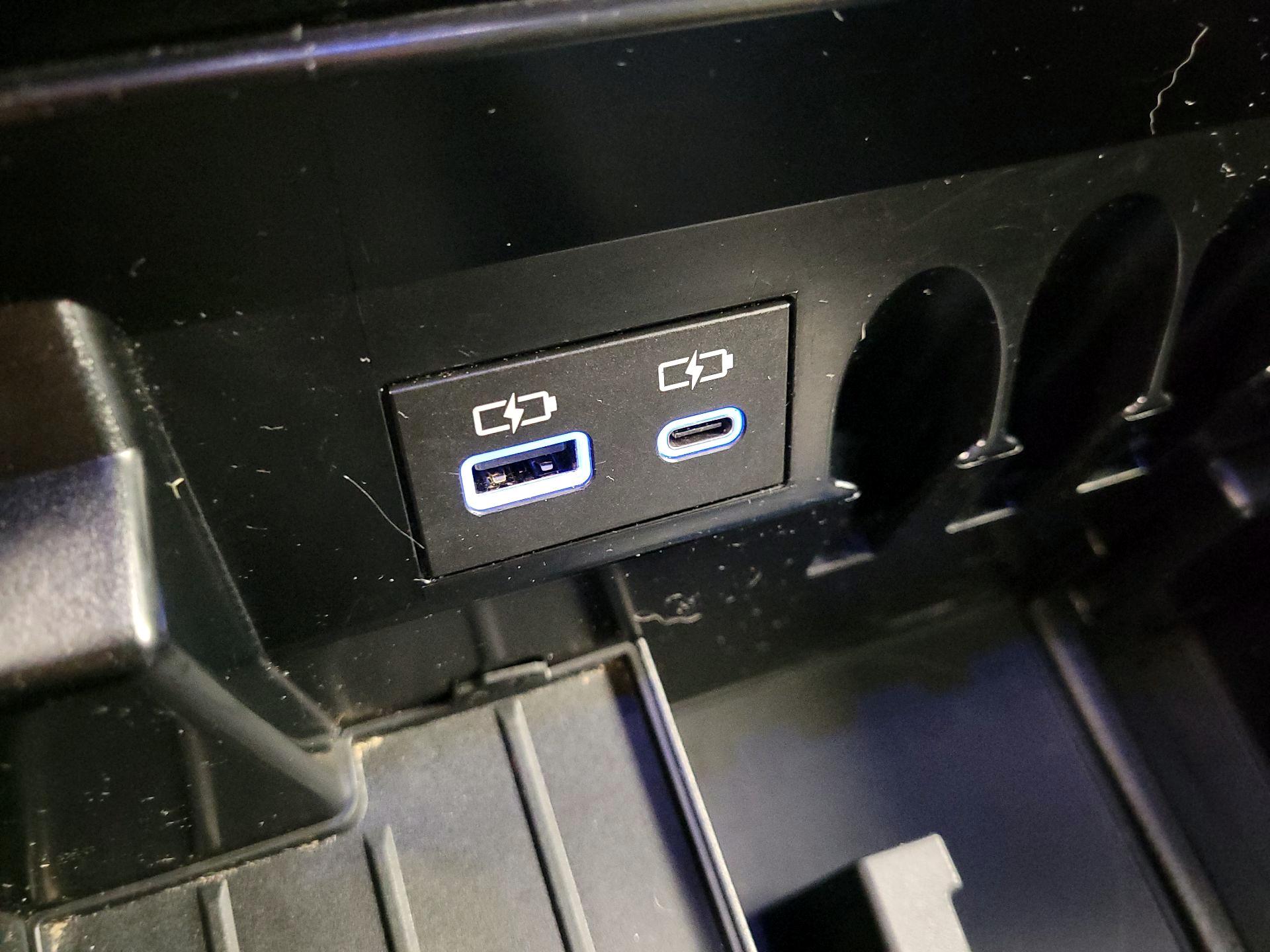 Thumbnail: 2022 Toyota Tundra - 18