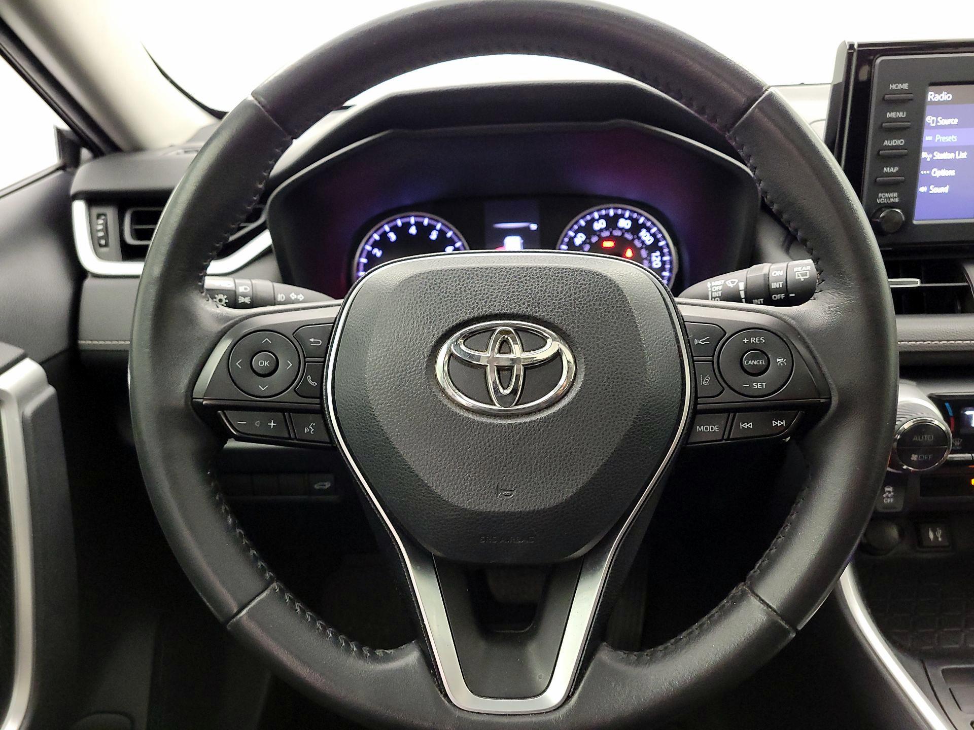 Thumbnail: 2019 Toyota RAV4 - 10