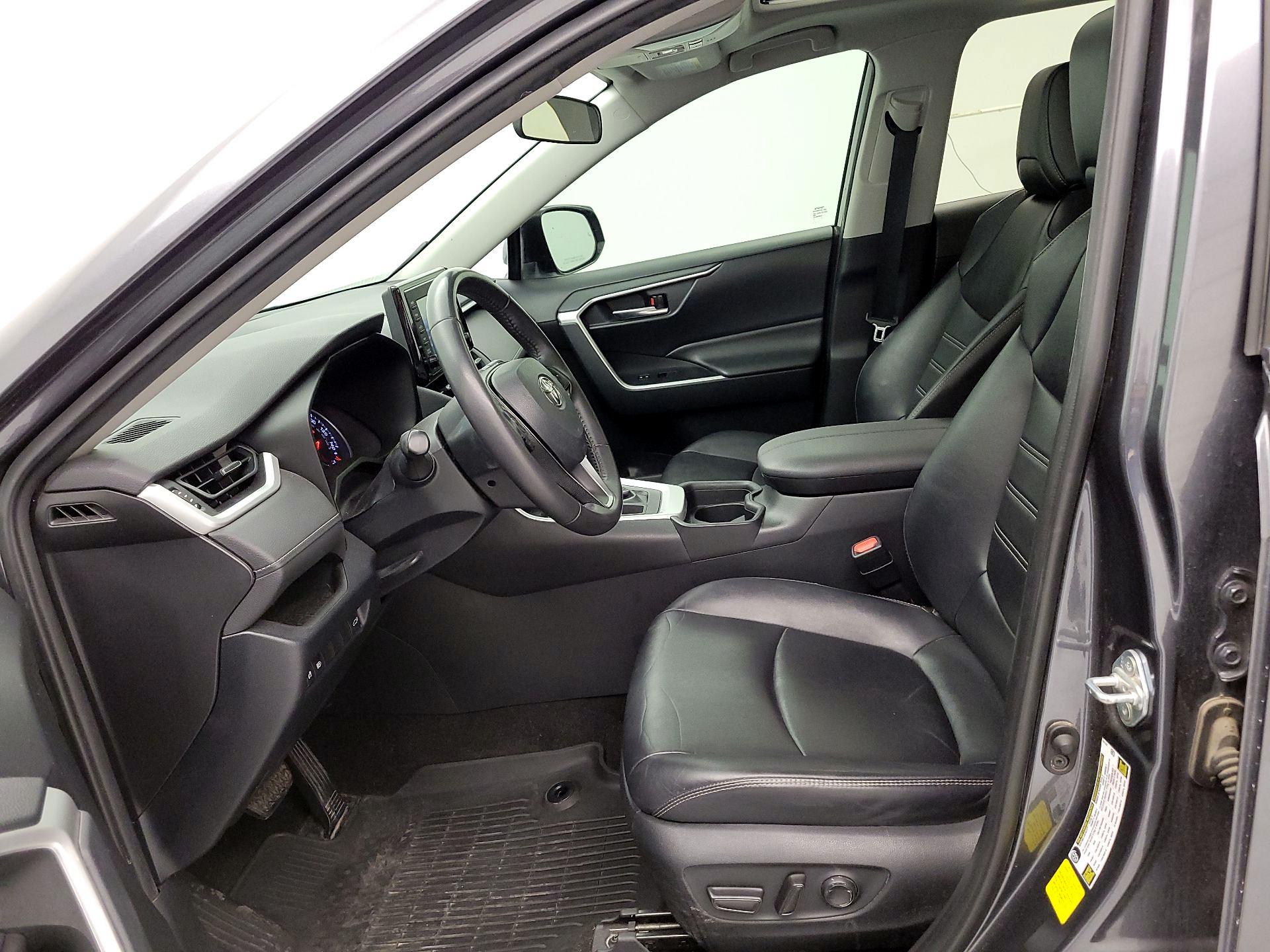 Thumbnail: 2019 Toyota RAV4 - 11