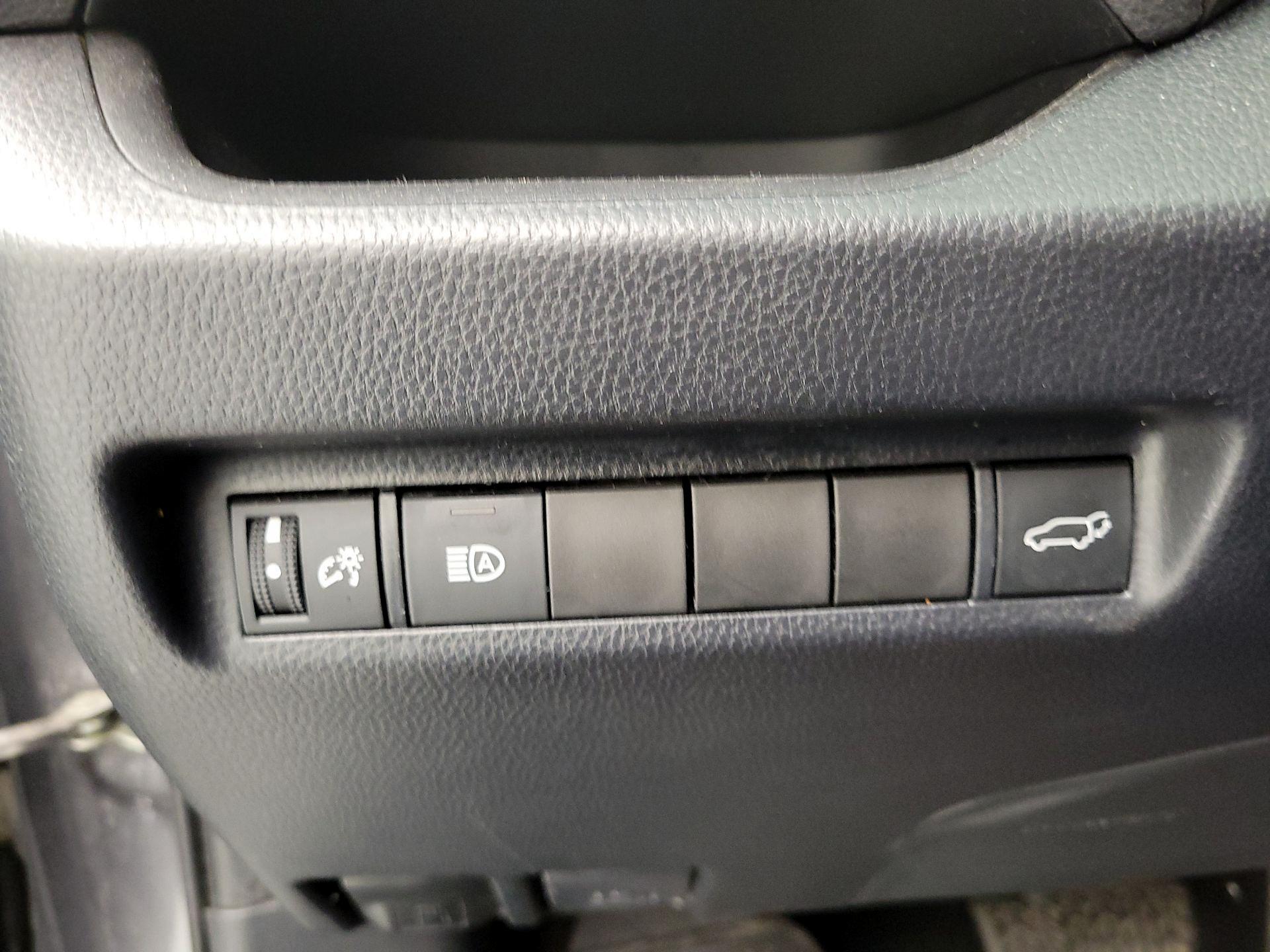 Thumbnail: 2019 Toyota RAV4 - 13