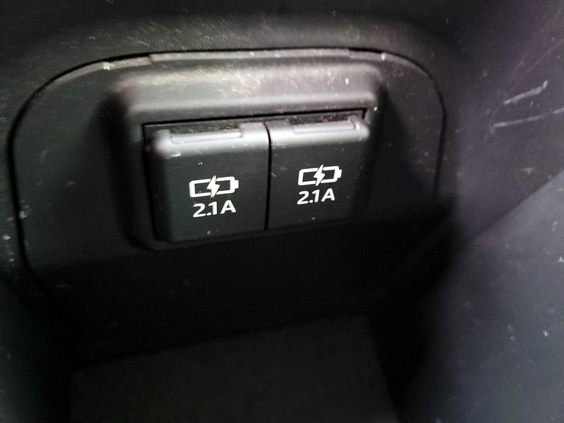 Thumbnail: 2019 Toyota RAV4 - 18