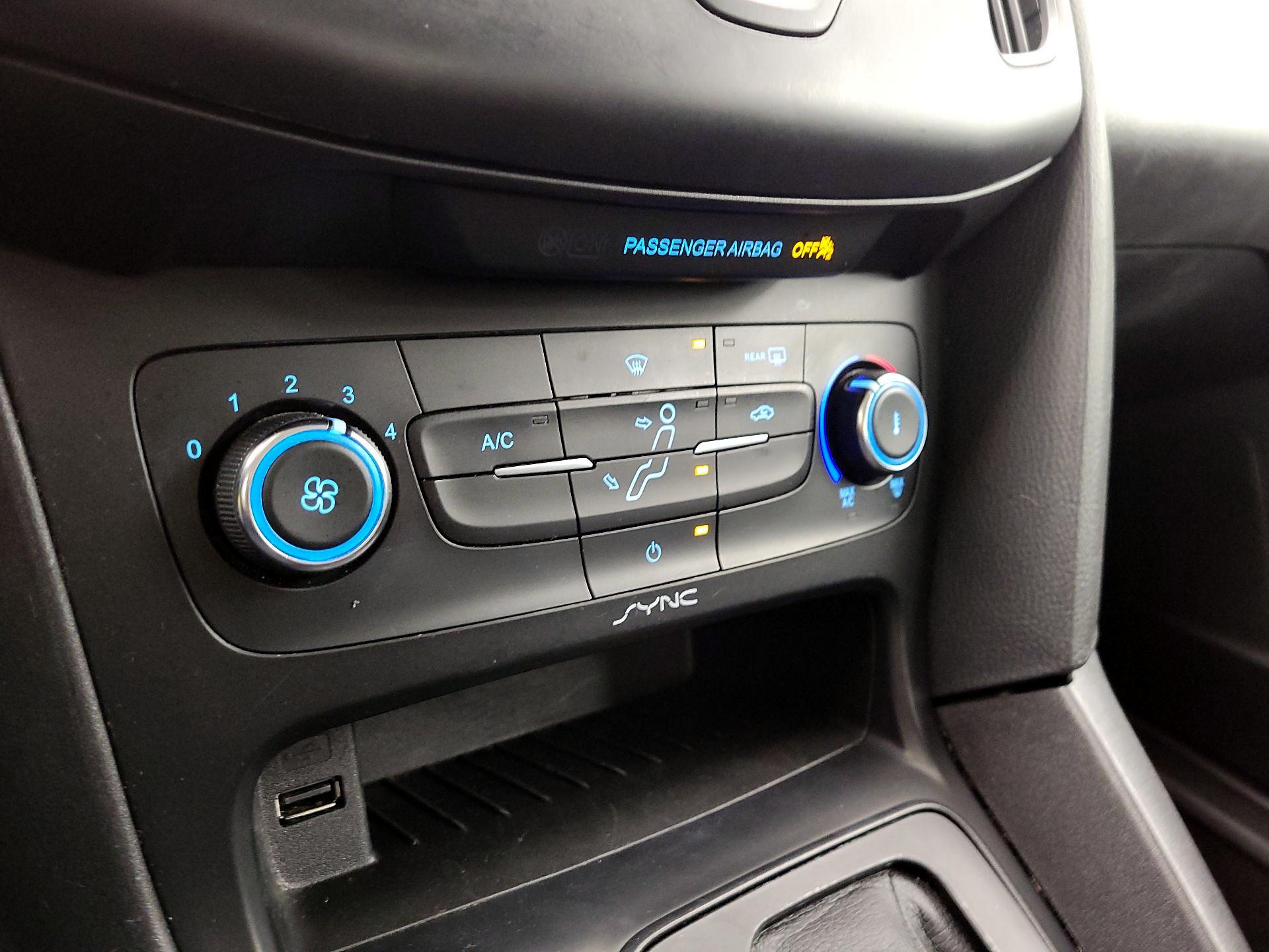 Thumbnail: 2017 Ford Focus - 16