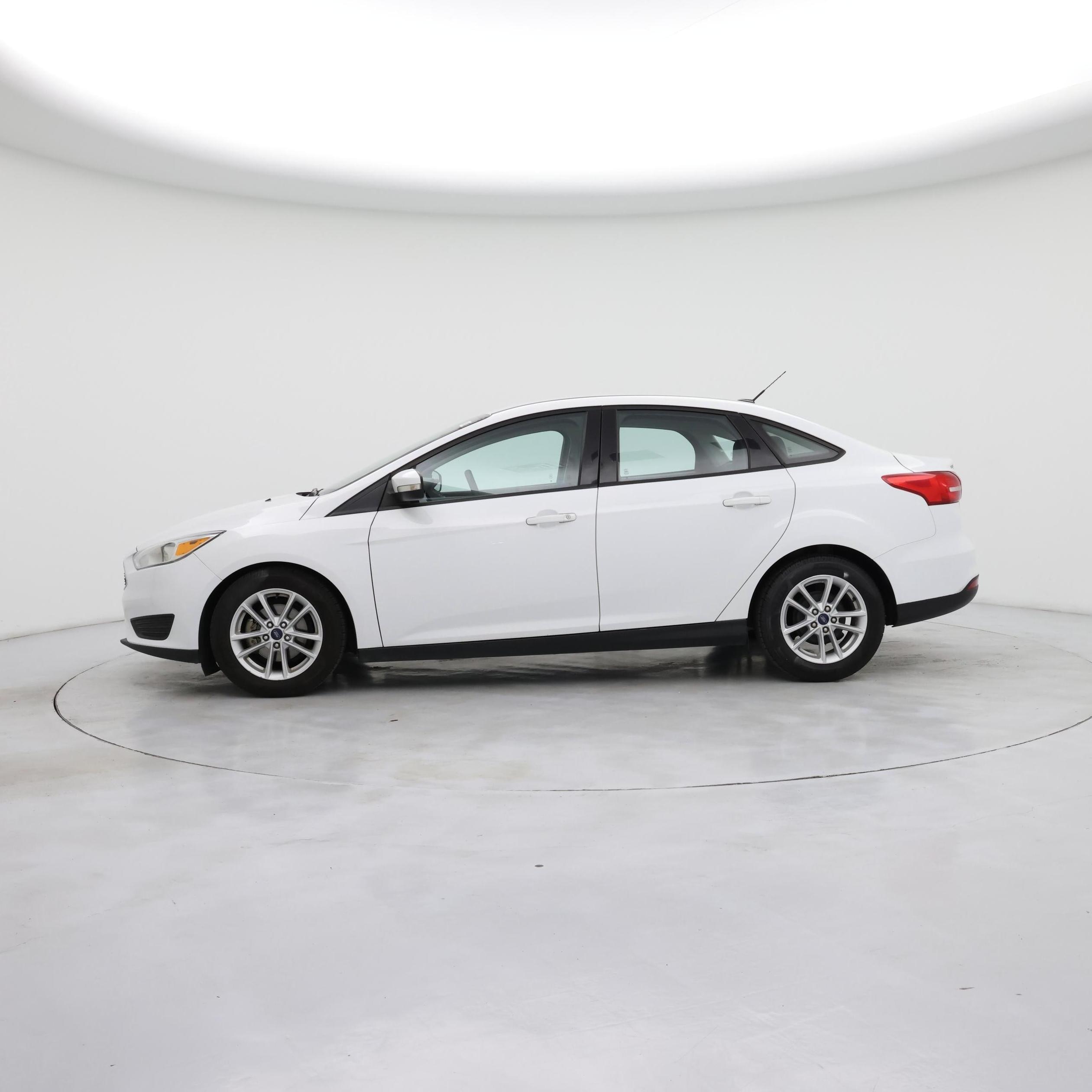 Thumbnail: 2017 Ford Focus - 3