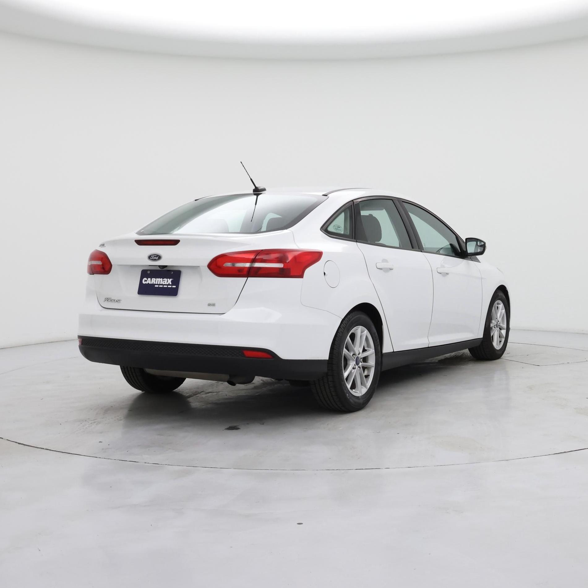 Thumbnail: 2017 Ford Focus - 8