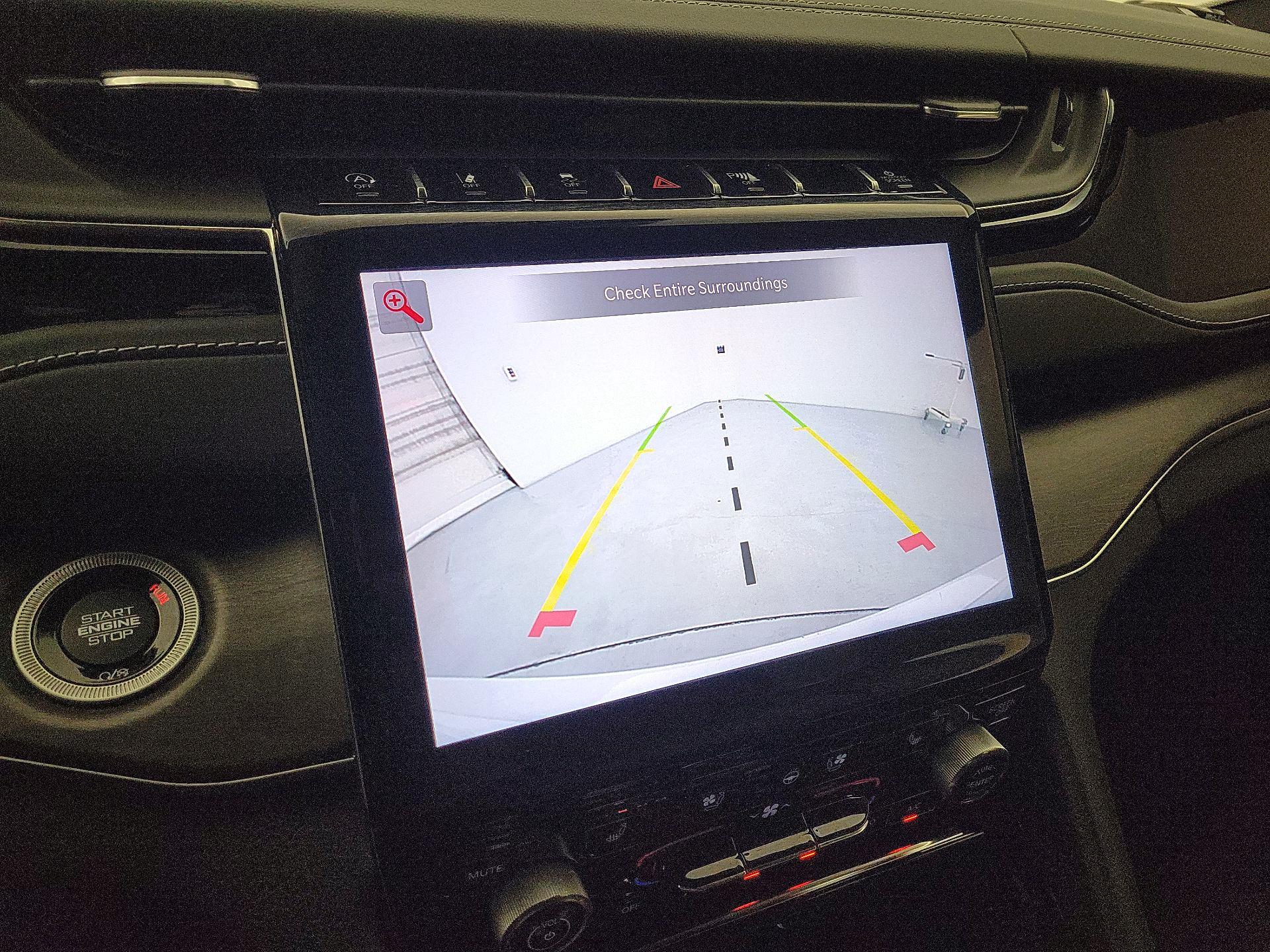 Thumbnail: 2022 Jeep Grand Cherokee - 15