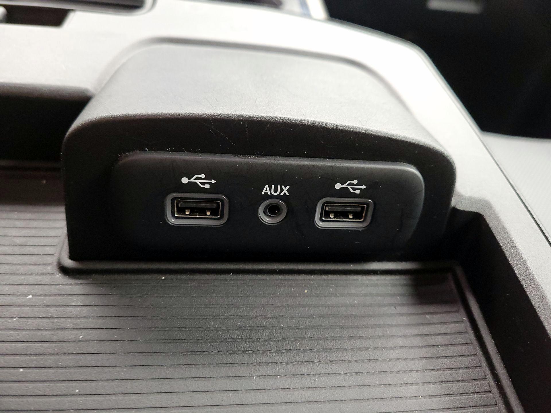 Thumbnail: 2019 RAM 1500 Classic - 18