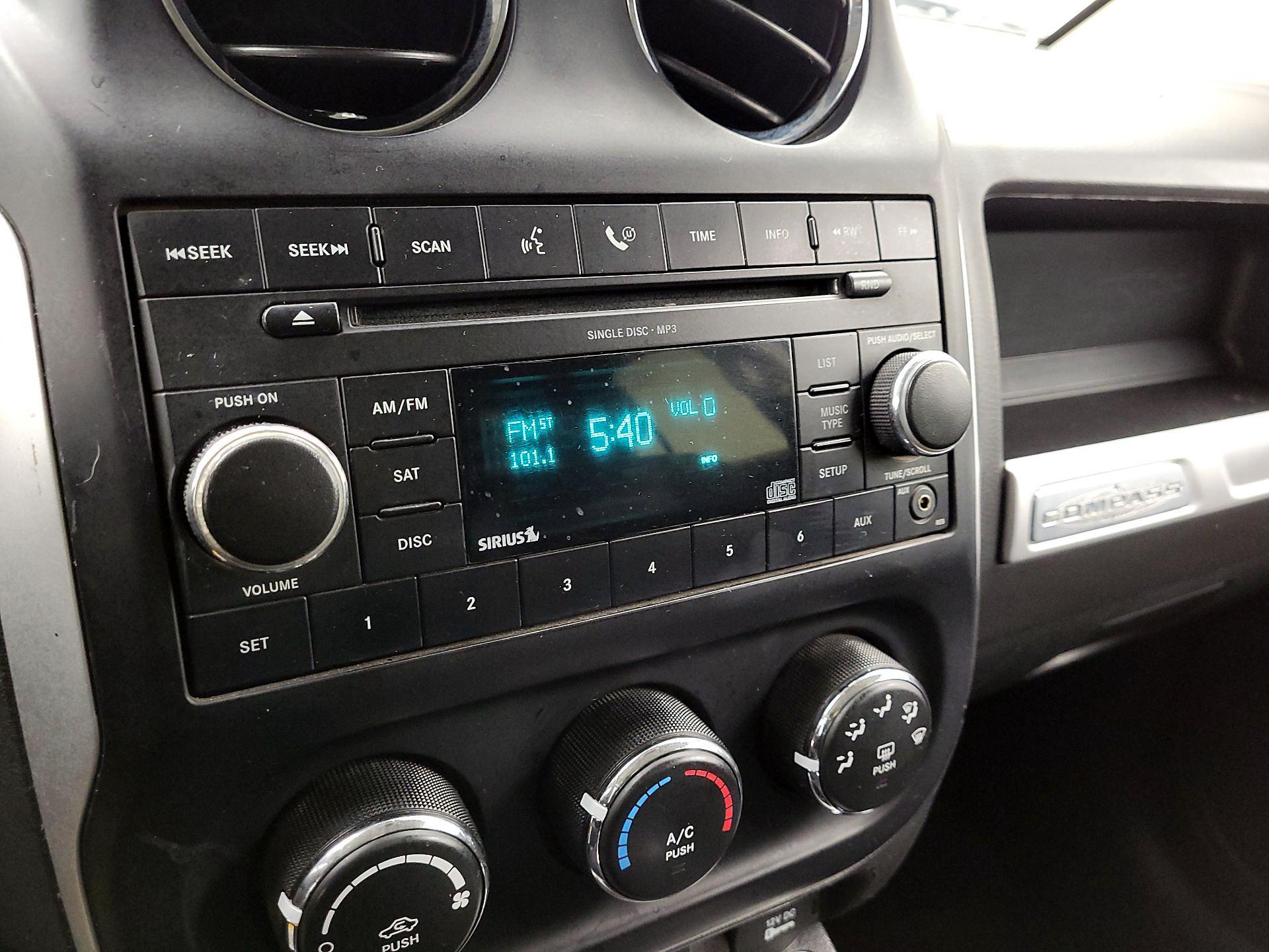 Thumbnail: 2016 Jeep Compass - 13