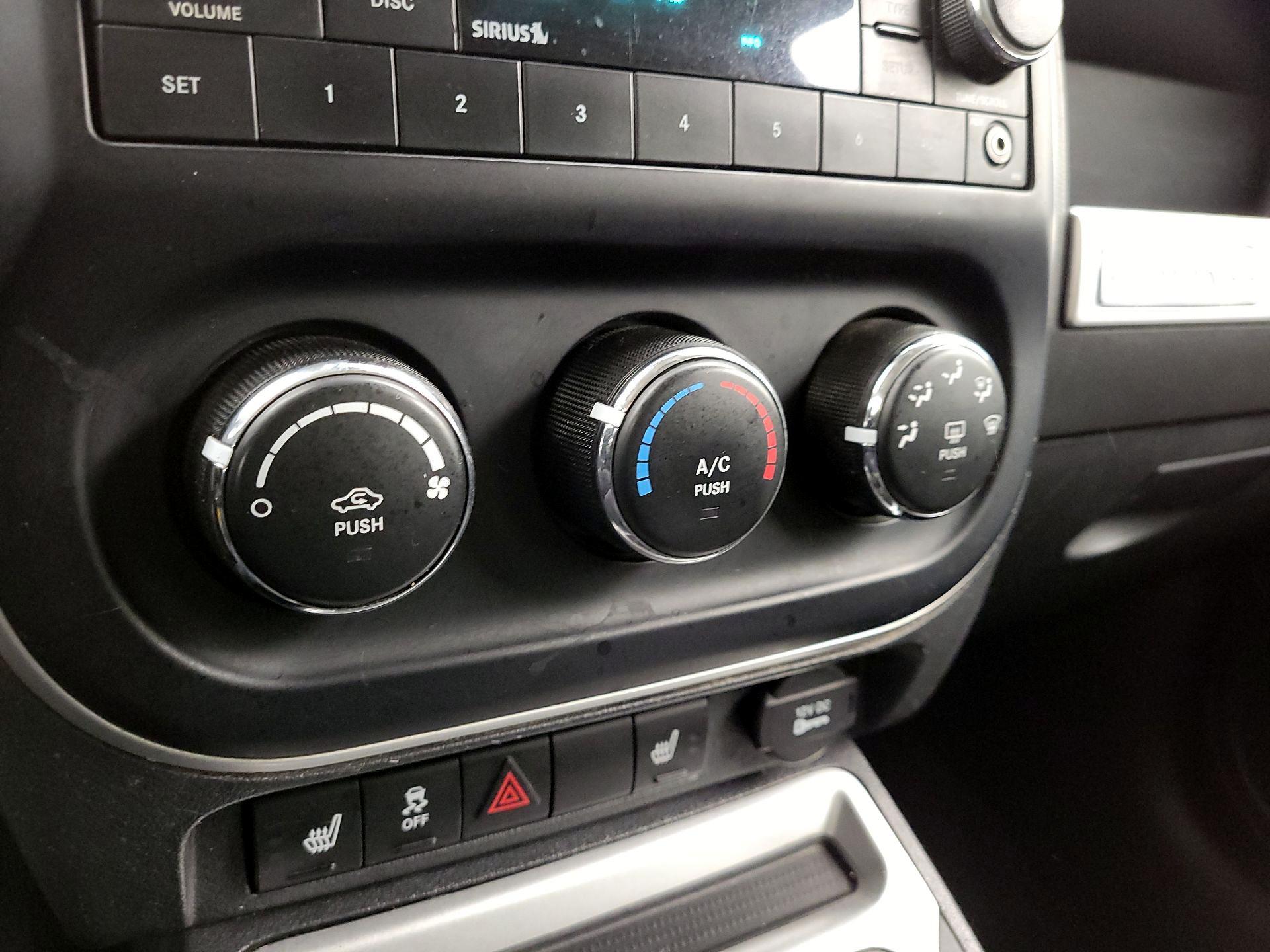 Thumbnail: 2016 Jeep Compass - 14