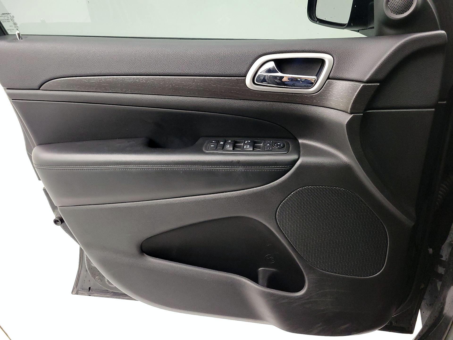 Thumbnail: 2018 Jeep Grand Cherokee - 12