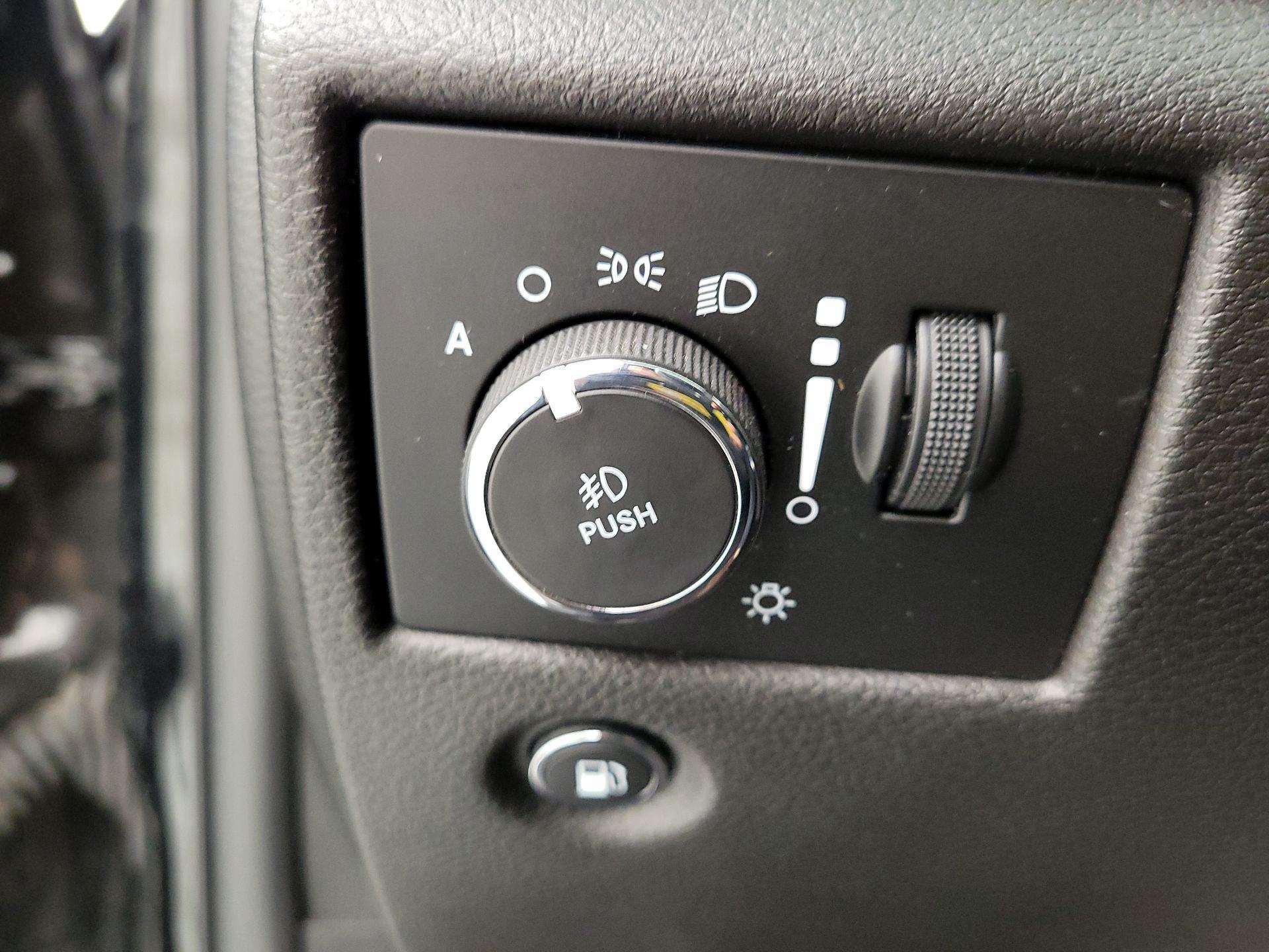 Thumbnail: 2018 Jeep Grand Cherokee - 13