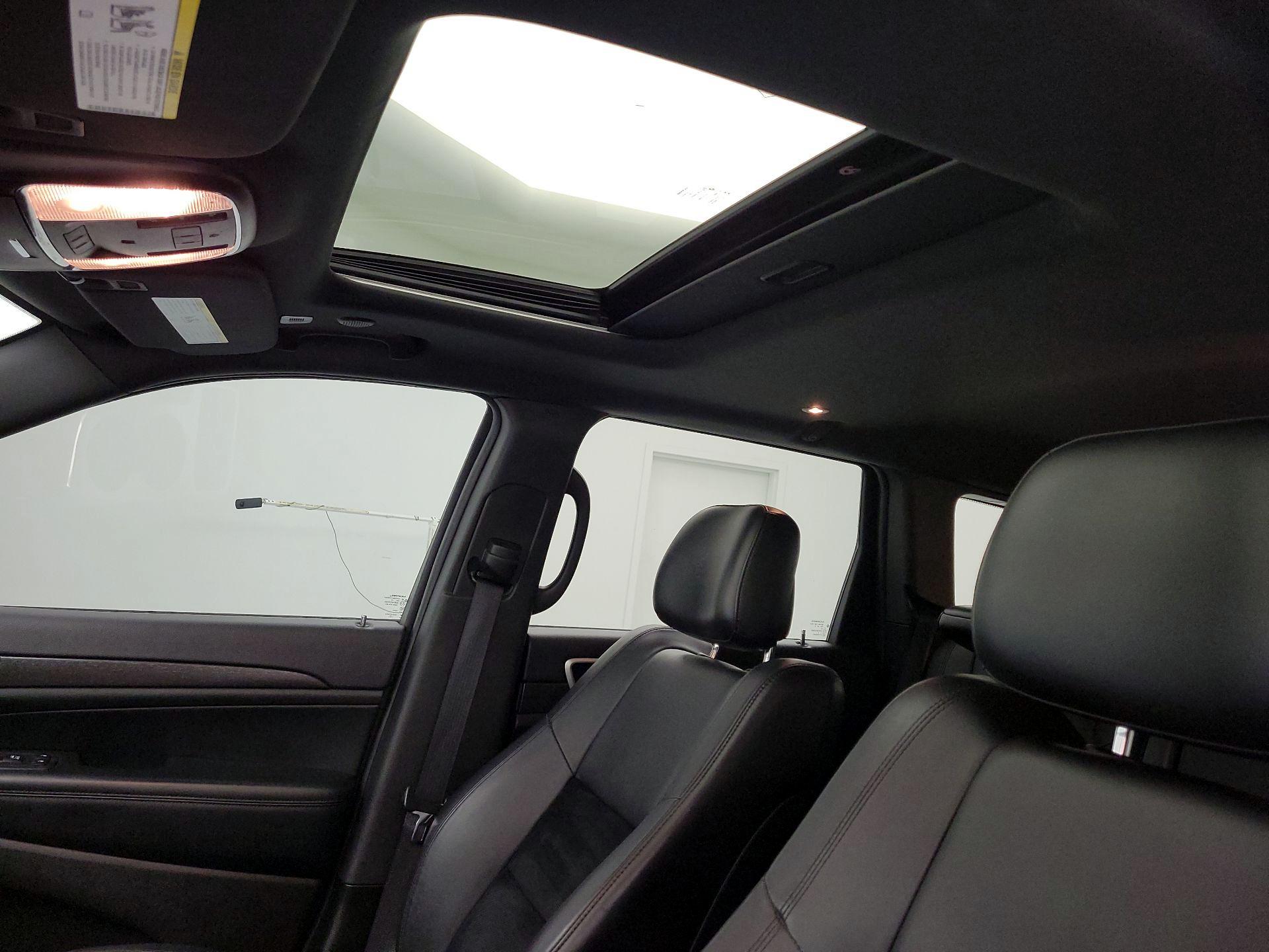 Thumbnail: 2018 Jeep Grand Cherokee - 20