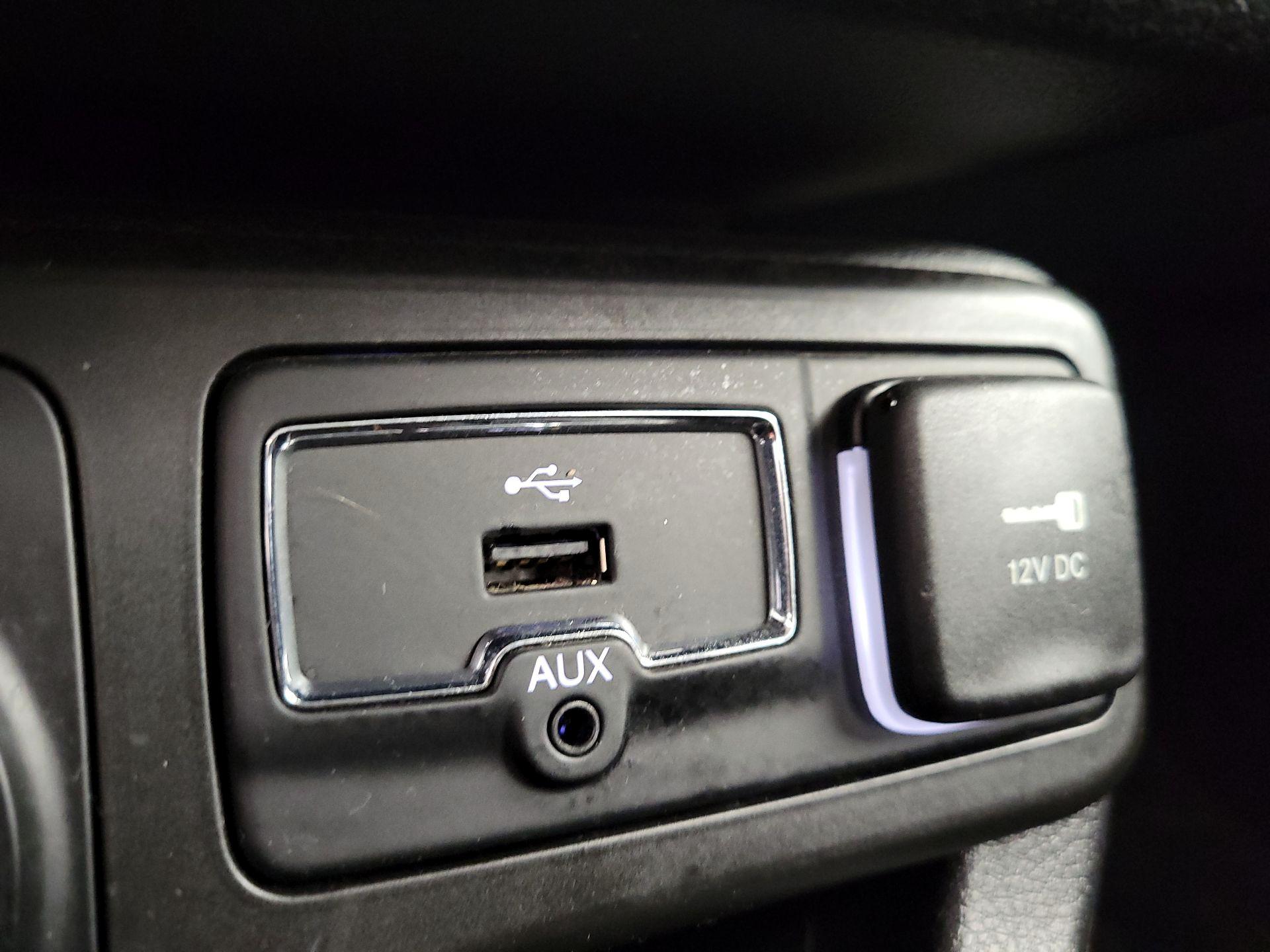 Thumbnail: 2018 Jeep Renegade - 18