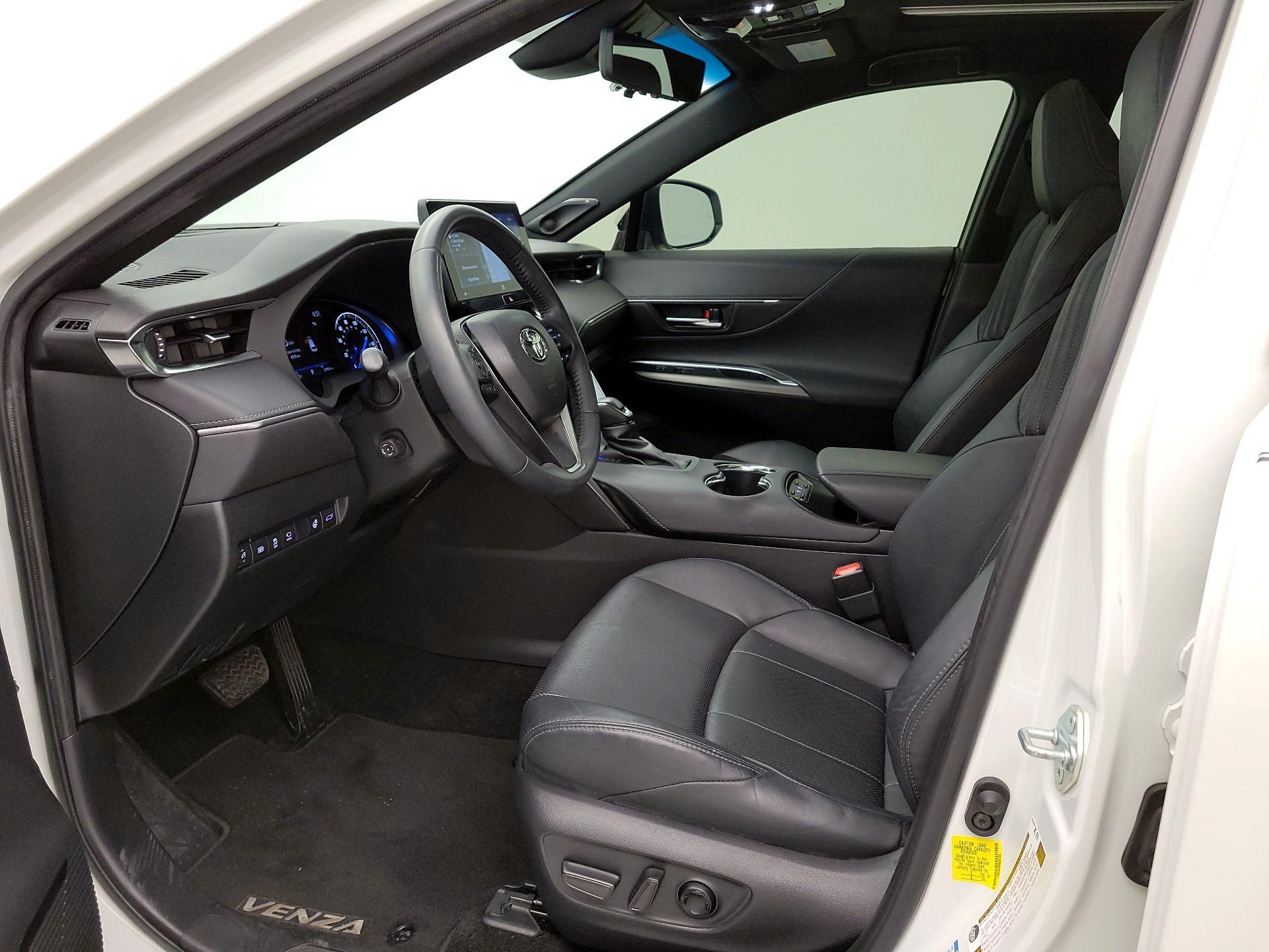 Thumbnail: 2021 Toyota Venza - 11