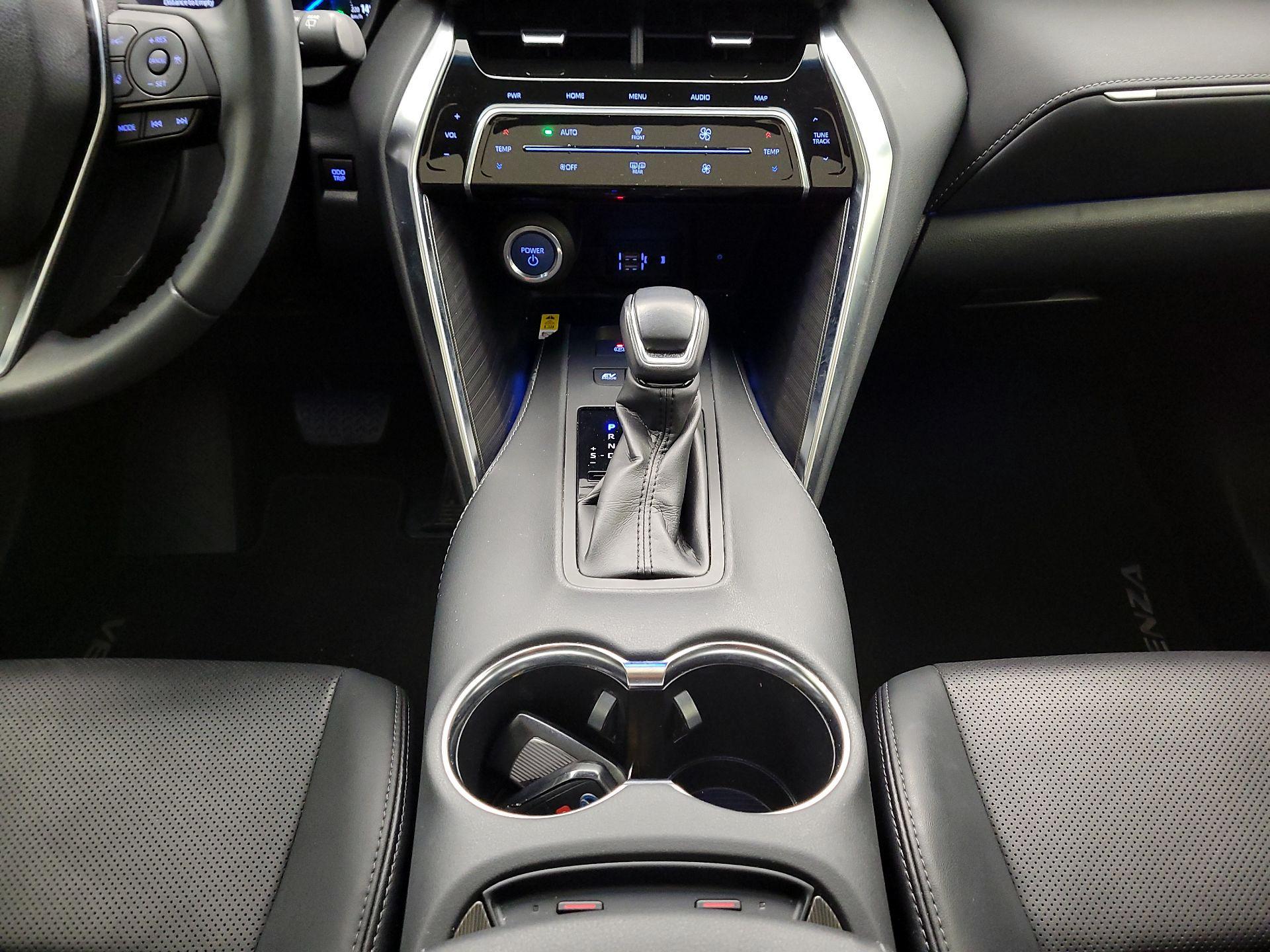 Thumbnail: 2021 Toyota Venza - 18