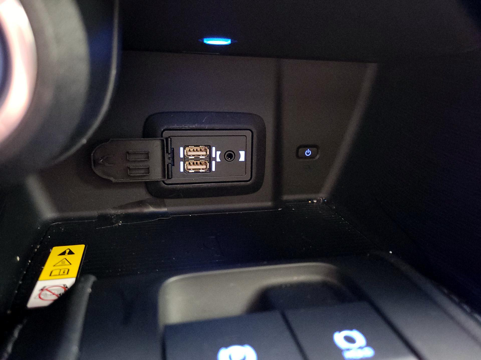 Thumbnail: 2021 Toyota Venza - 19