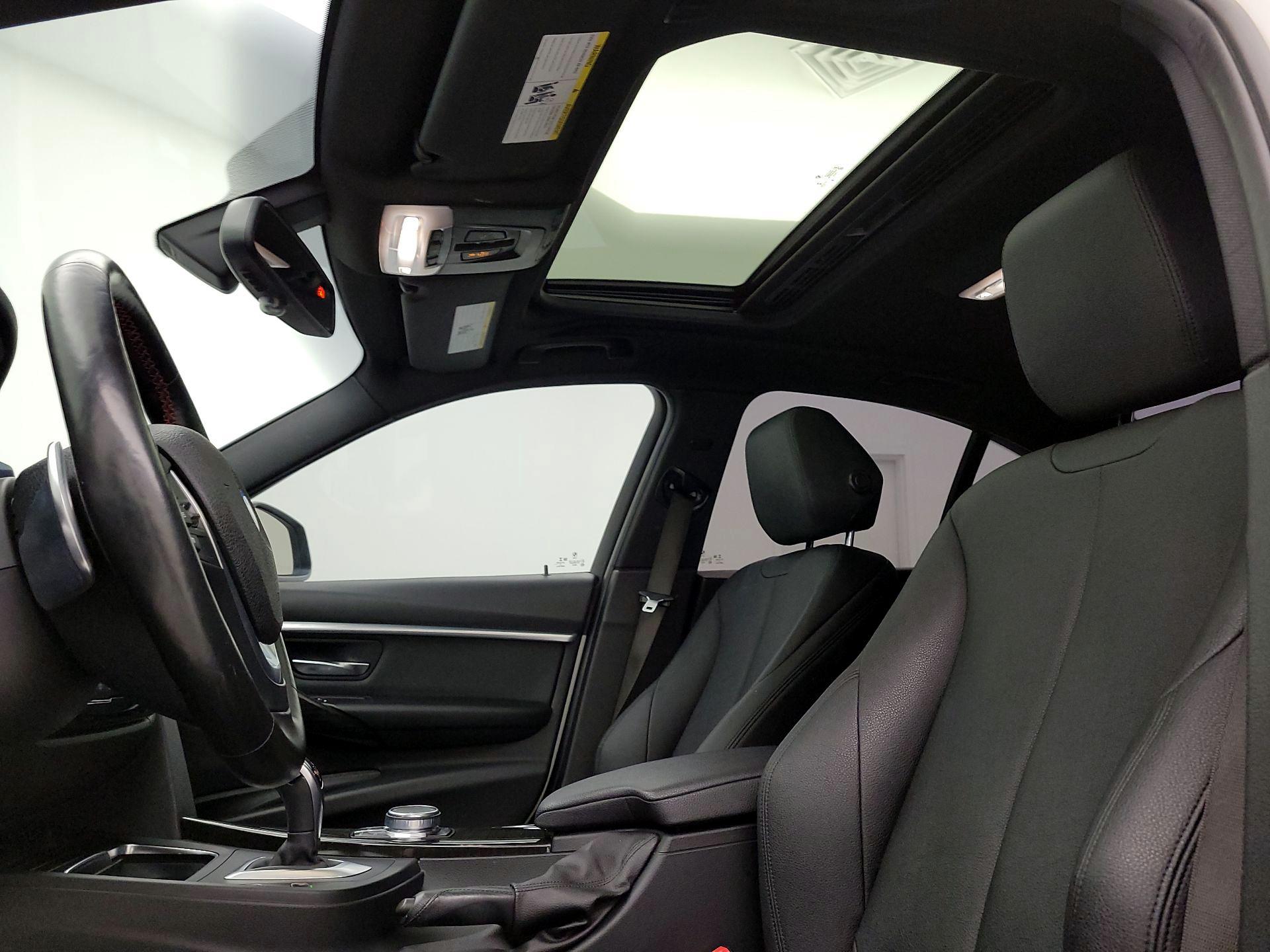 Thumbnail: 2018 BMW 3 Series - 20