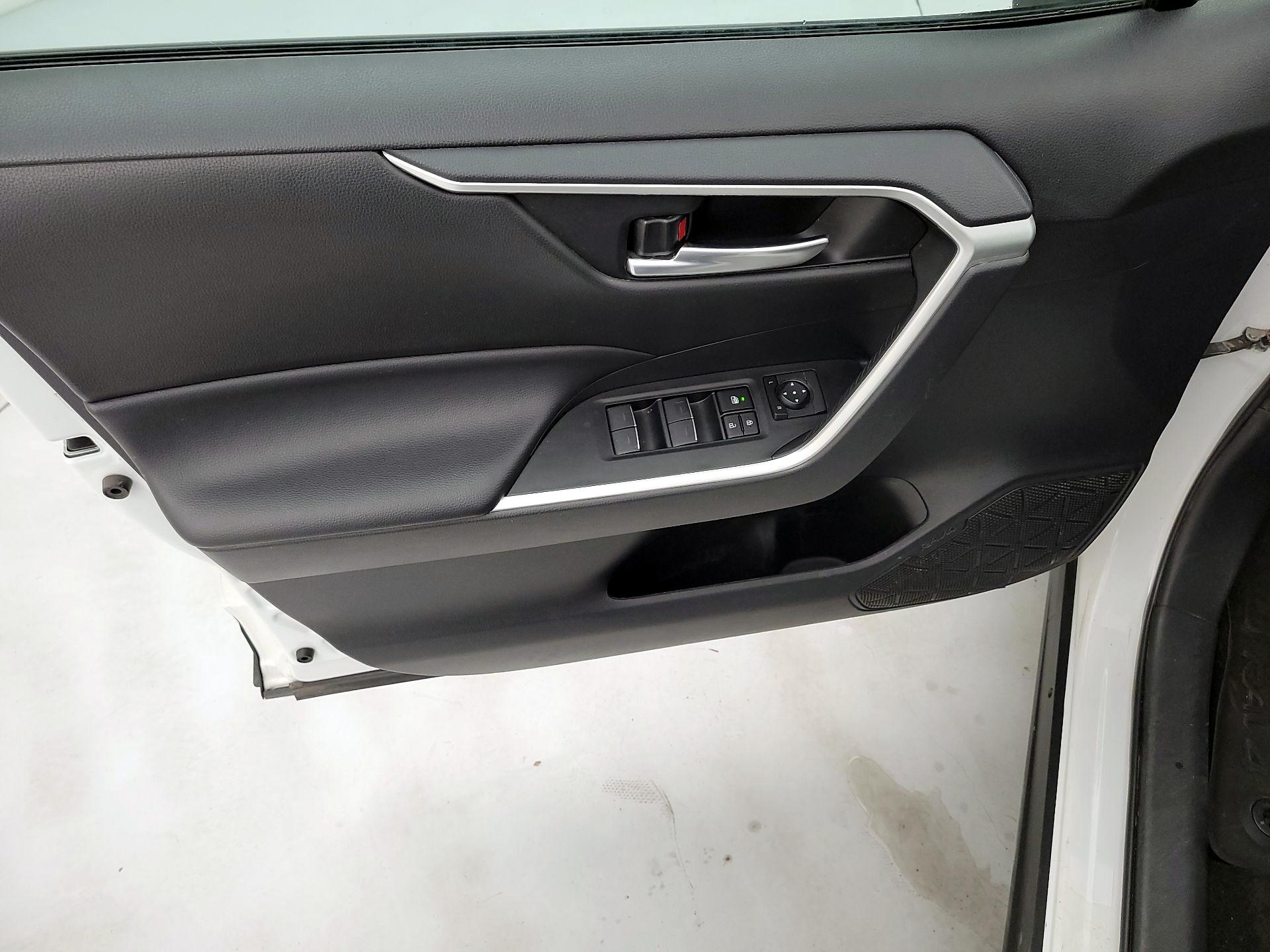 Thumbnail: 2023 Toyota RAV4 - 12