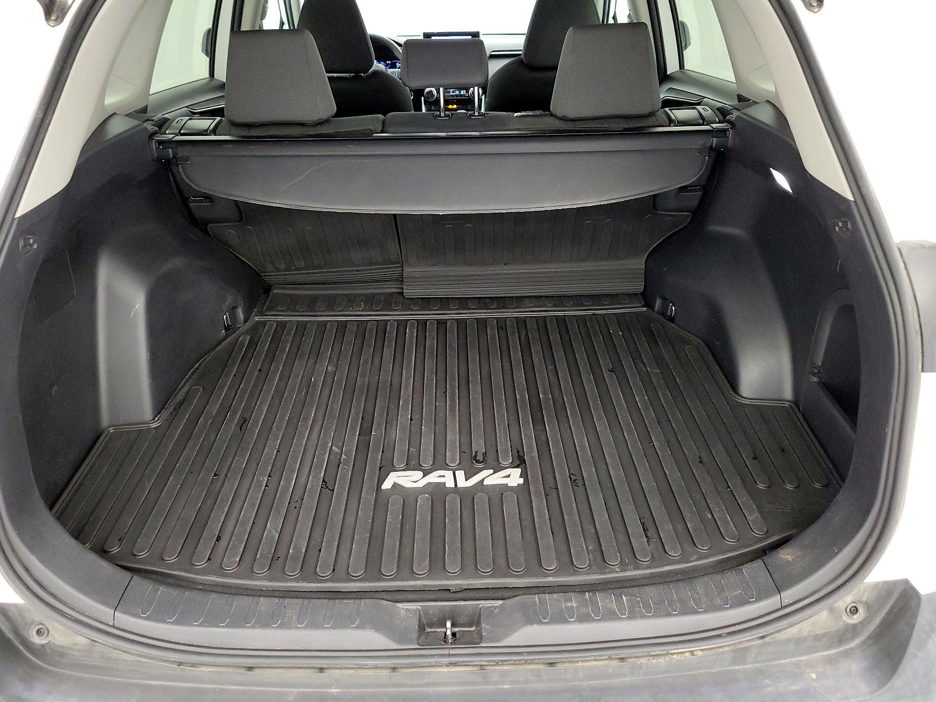 Thumbnail: 2023 Toyota RAV4 - 20